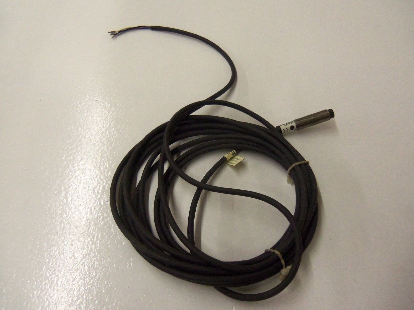 BALLUFF BES 516-131-BO-C-P-U *USED*