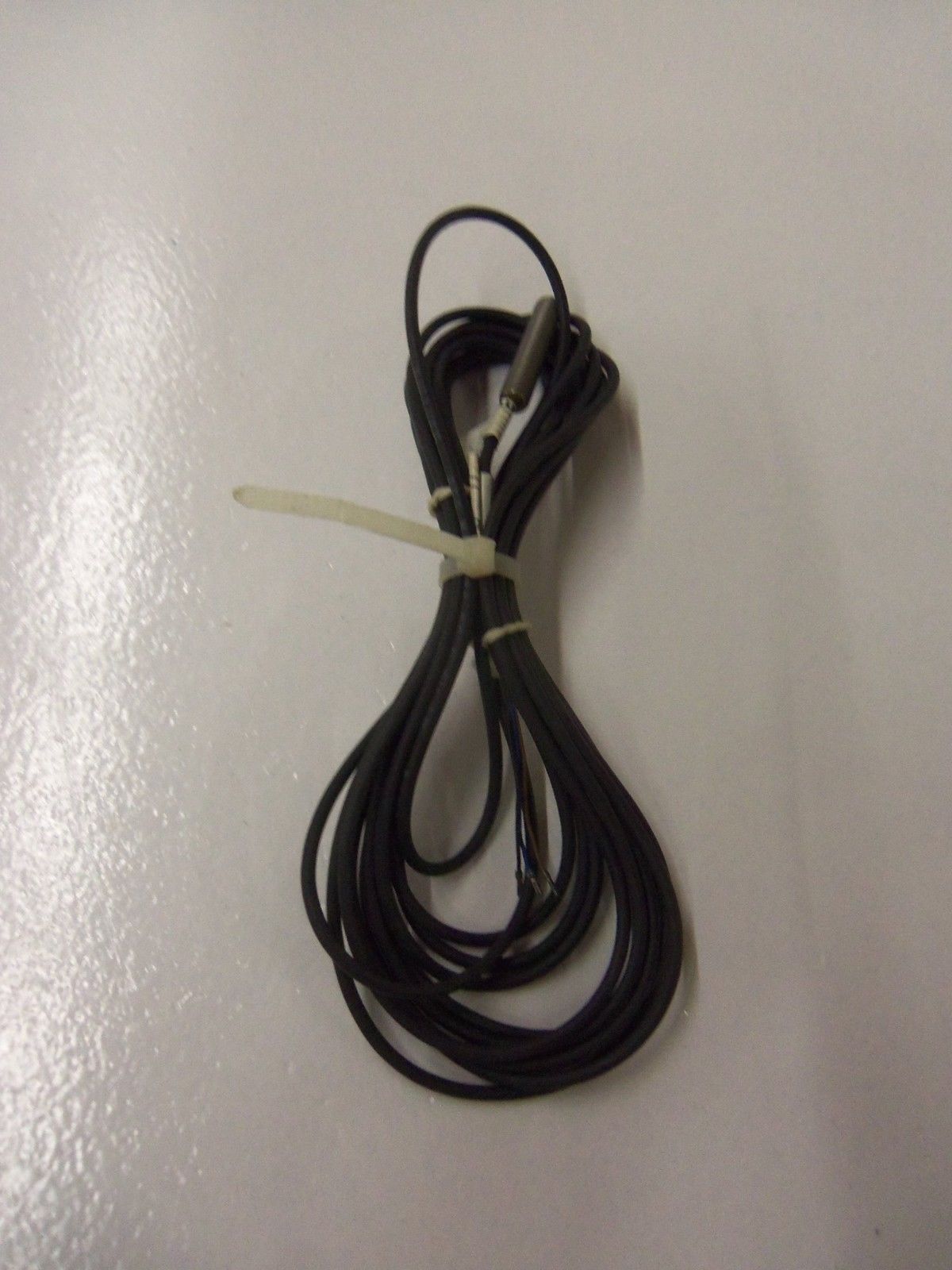 BALLUFF BES 516-324-E0-C-PU-05   *USED*