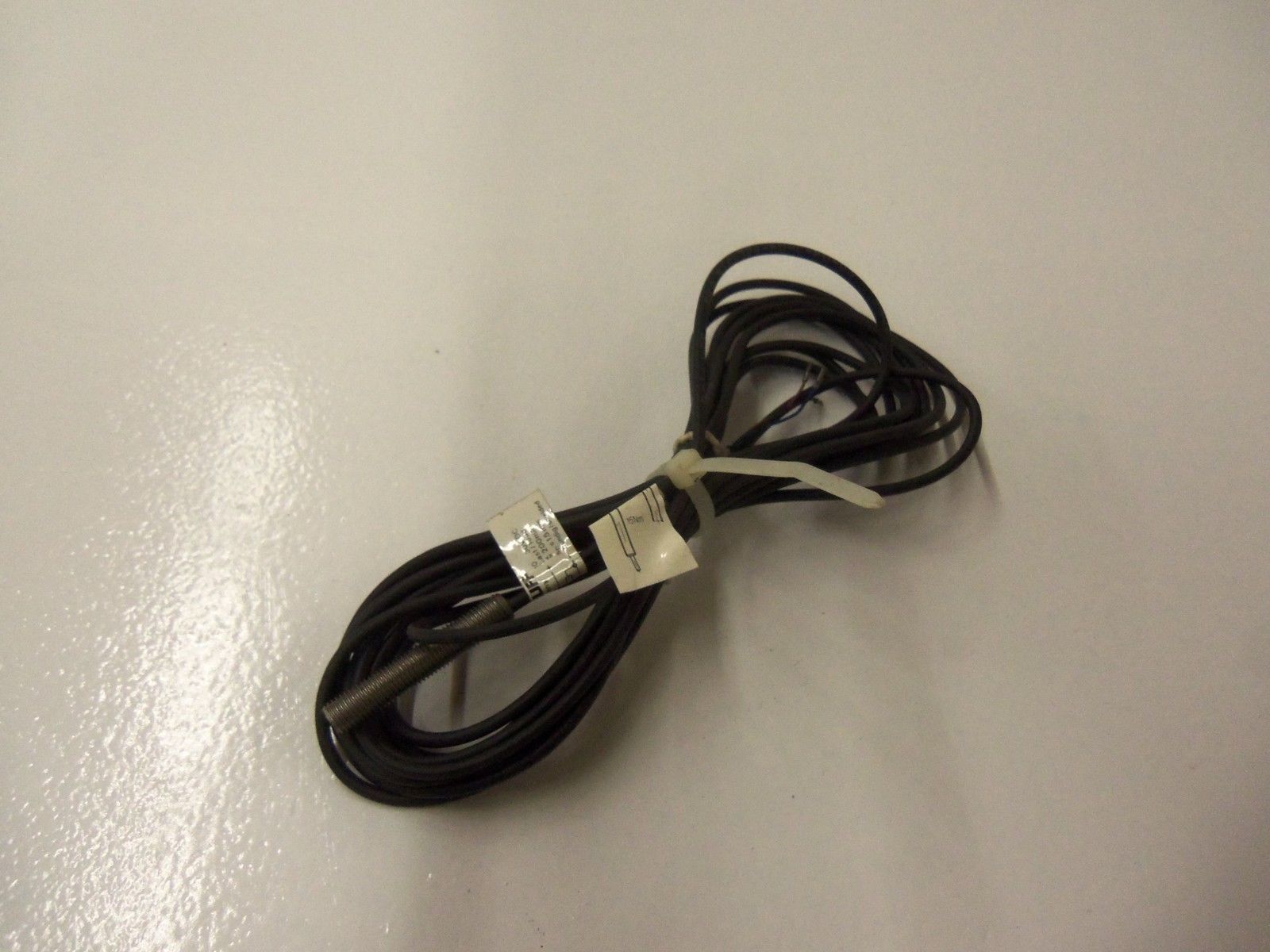 BALLUFF BES 516-324-E0-C-PU-05   *USED*