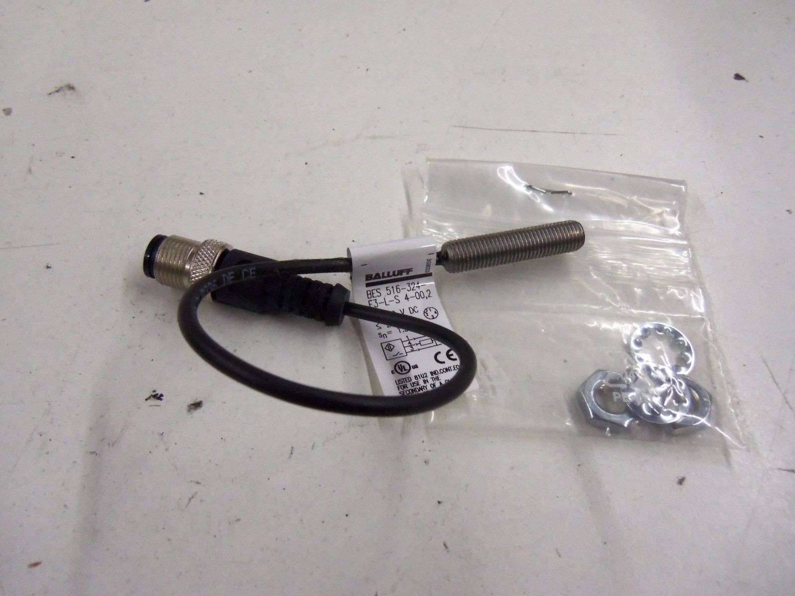 BALLUFF BES 516-324-E3-L-S4-00,2 *NEW IN BOX*