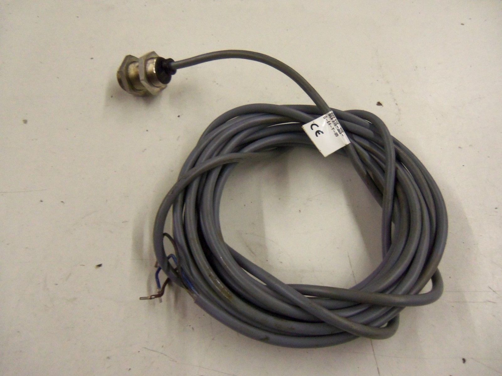 BALLUFF BES 516-326-G-E4-Y-05 *USED*