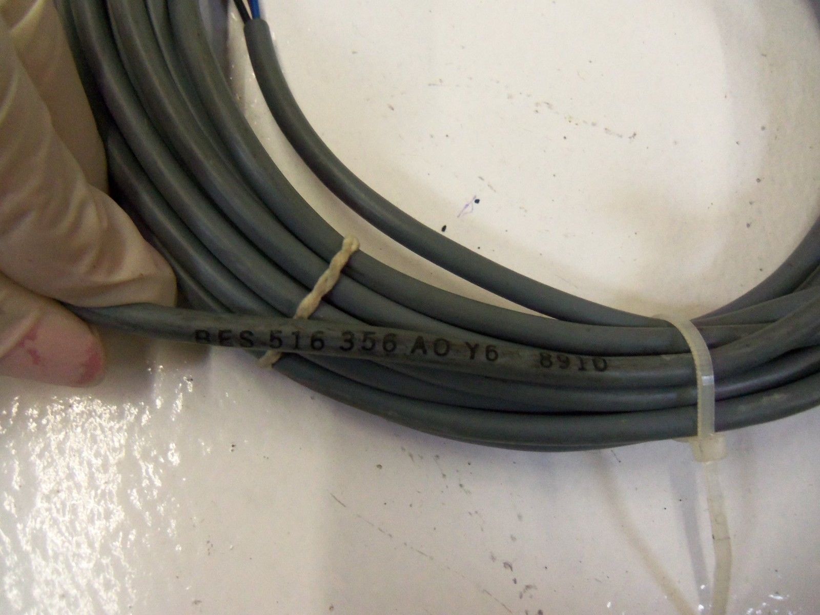 BALLUFF BES 516-356-A0Y6-8910 *USED*