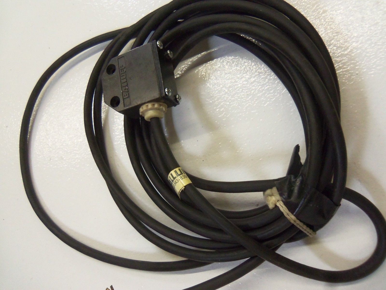 BALLUFF BES 516-422-HO-X-PU-05 *USED*