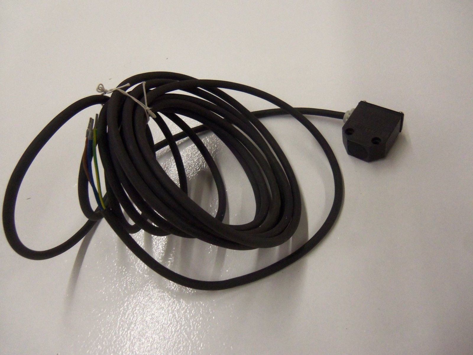 BALLUFF BES 516-422-H2-Z-PU-05 *USED*