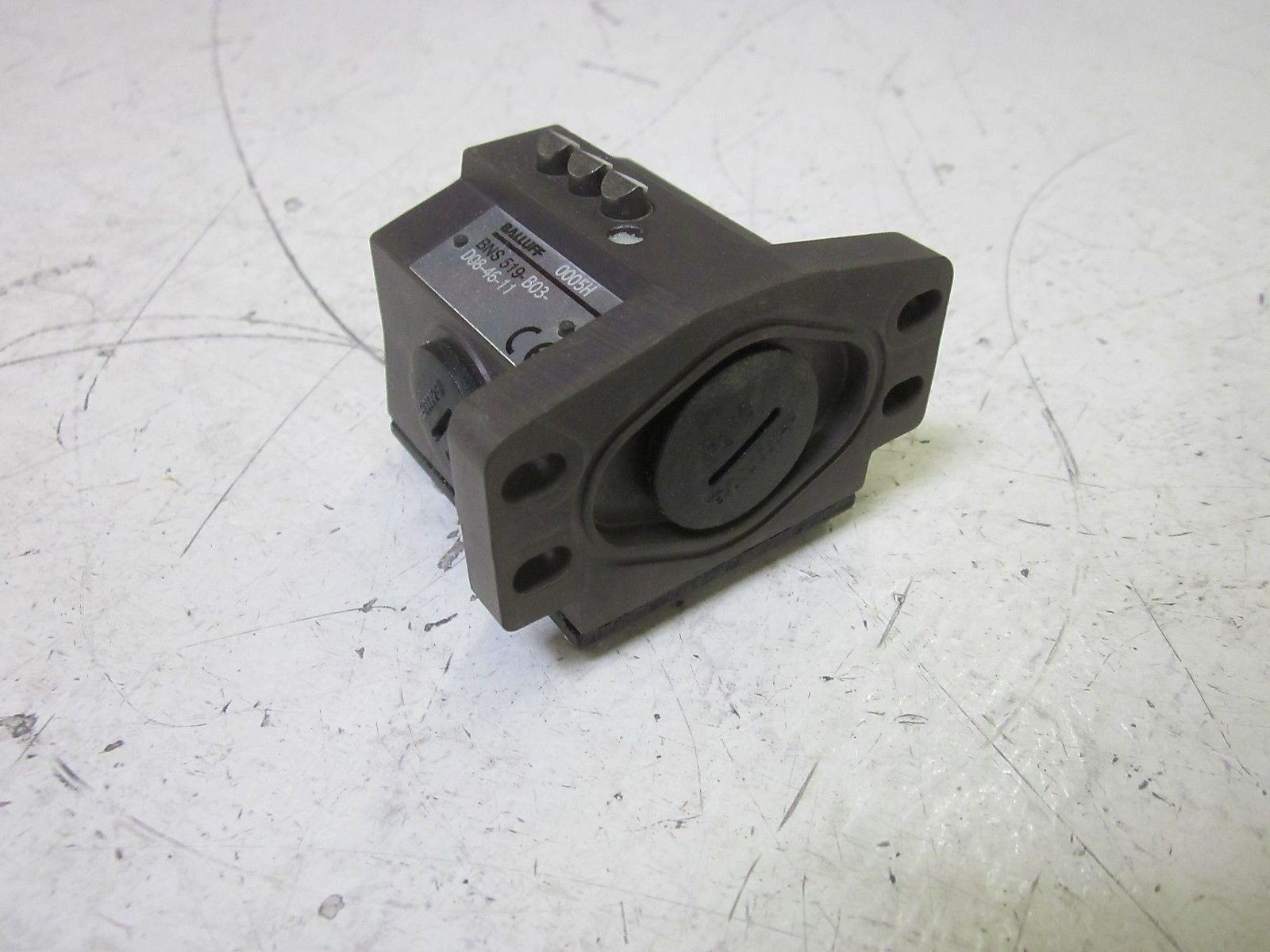 BALLUFF BNS 519-B03-D08-46-11 SWITCH 125/250VAC *NEW NO BOX*