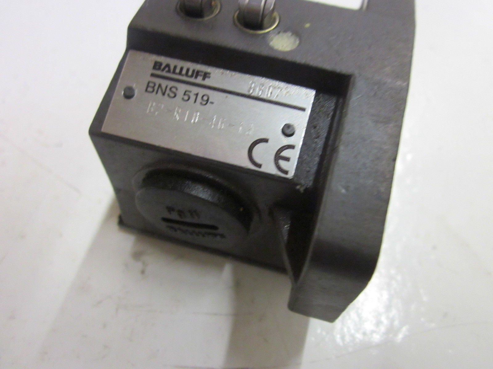 BALLUFF BNS 519-B2-R10-46-13  *USED*