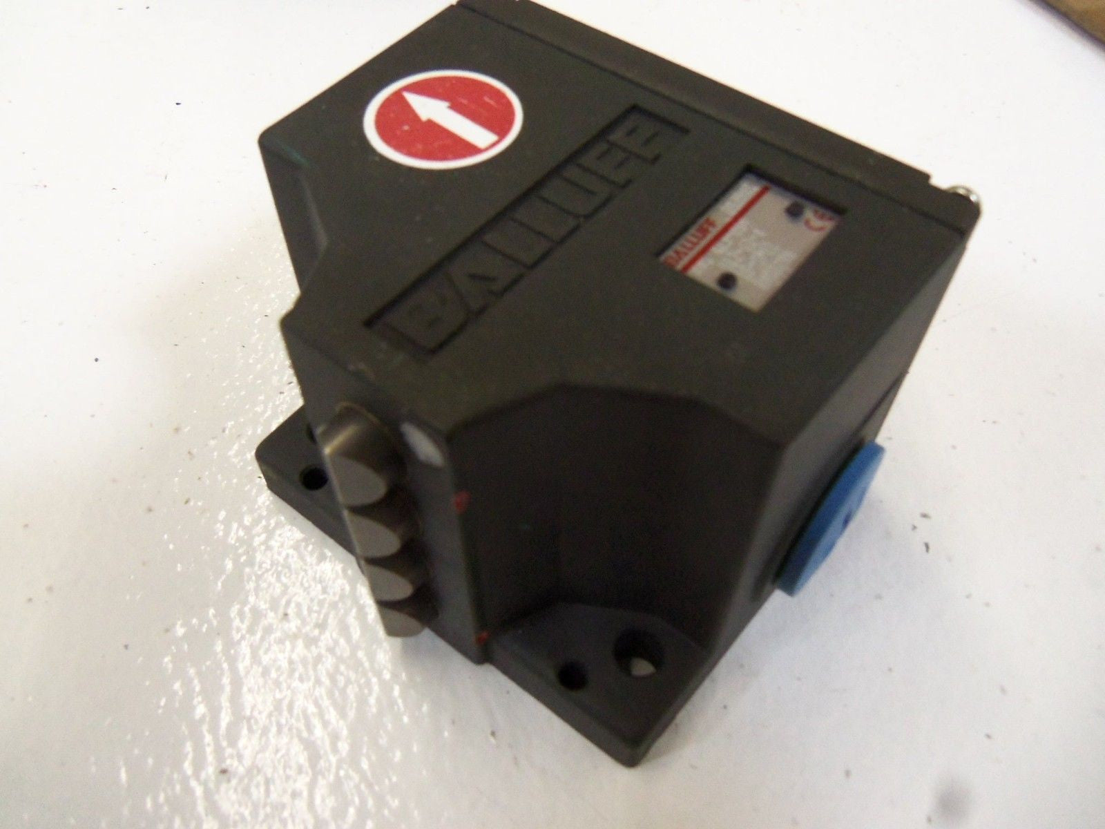 BALLUFF BNS 813-B04-D12-61-A-10-SP01 *NEW NO BOX*