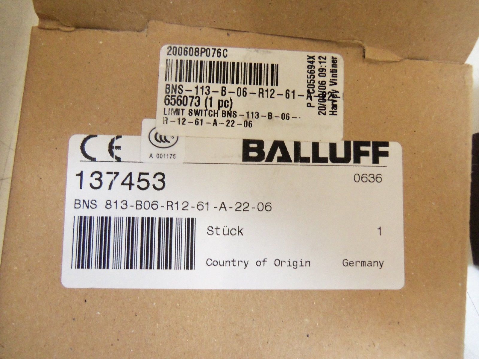 BALLUFF BNS 813-B06-R12-61-A-22-06 *NEW IN BOX*