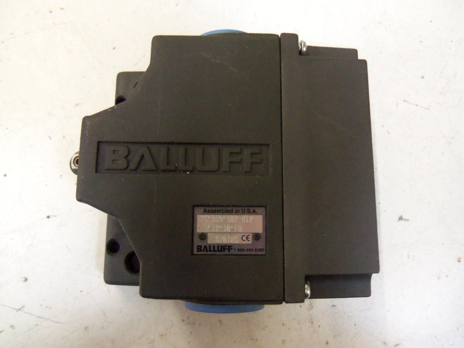 BALLUFF BNS 819-B02-R12-61-12-10-FD *NEW IN BOX*