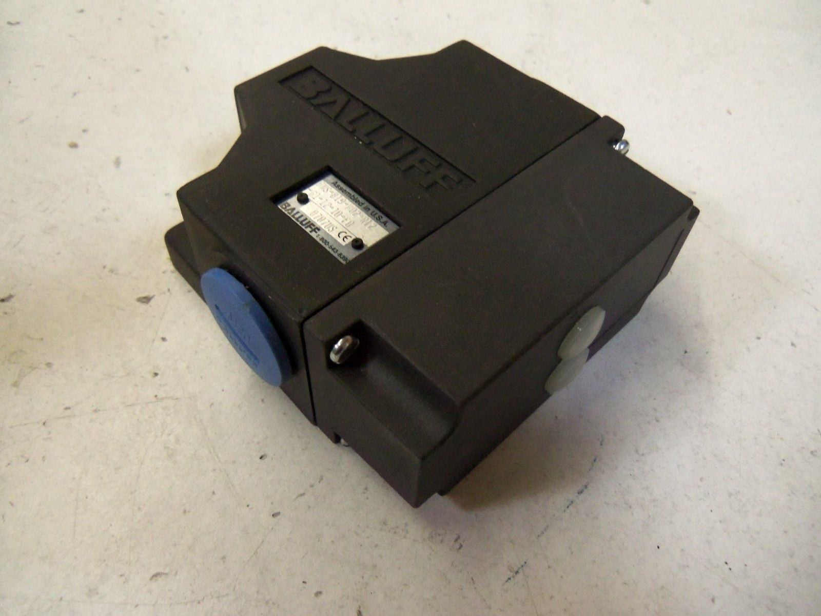 BALLUFF BNS 819-B02-R12-61-12-10-FD *NEW IN BOX*