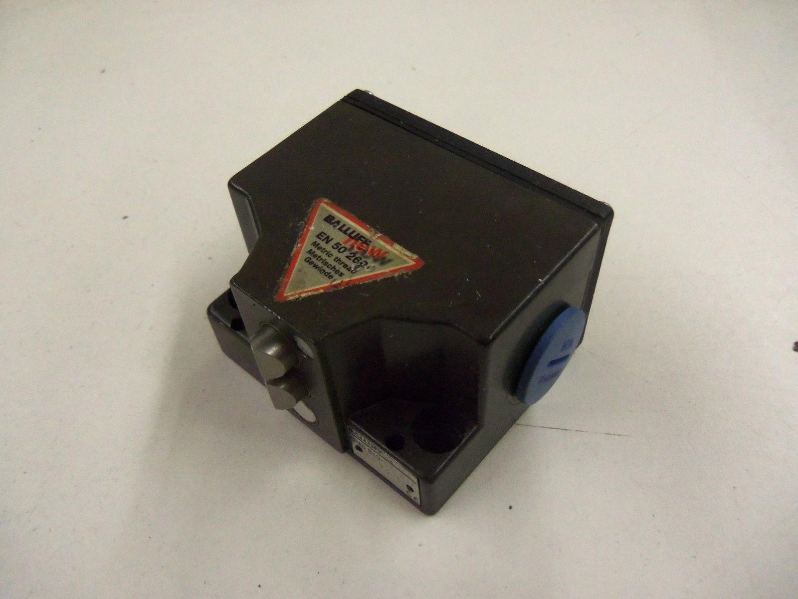 BALLUFF BNS 819-C2-012-61-24-10 *USED*