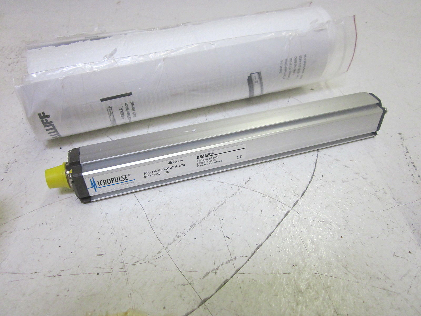 BALLUFF BTL-5-E10-M0127-P-S32 TRANSDUCER  *NEW IN BOX*