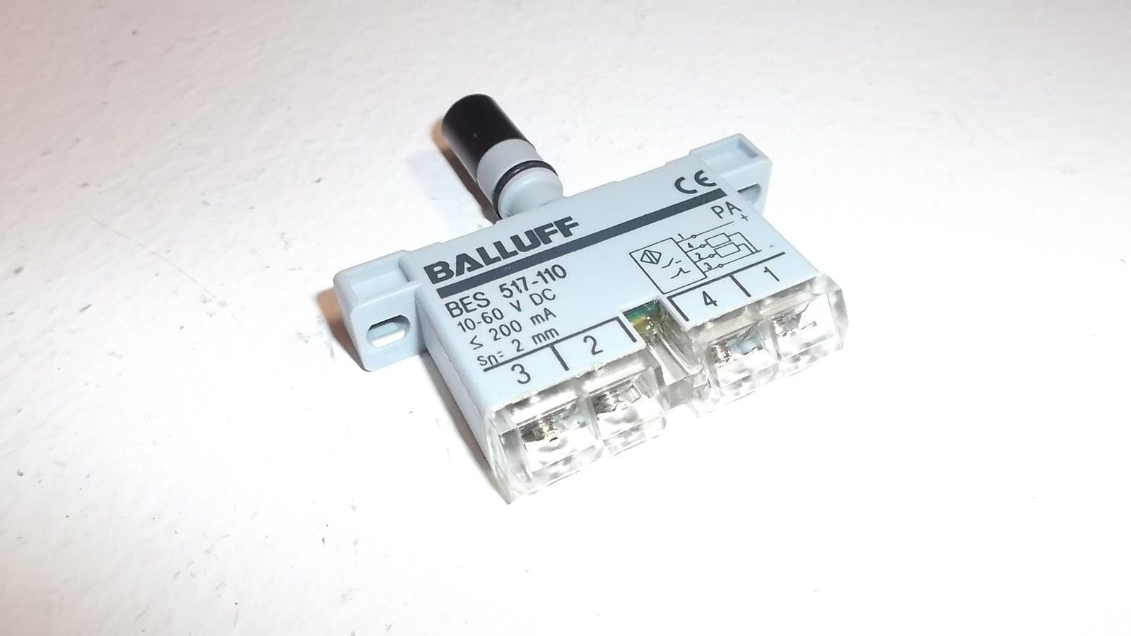 BALLUFF INDUCTIVE SWITCH  BES517-110 *USED*