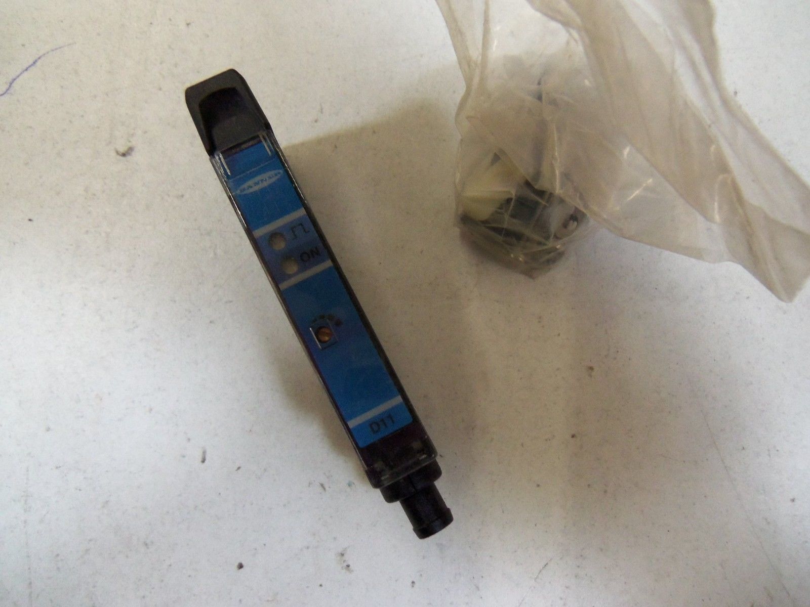 BANNER ENGINEERING D11SP6FPQ 43350 *NEW IN BOX*