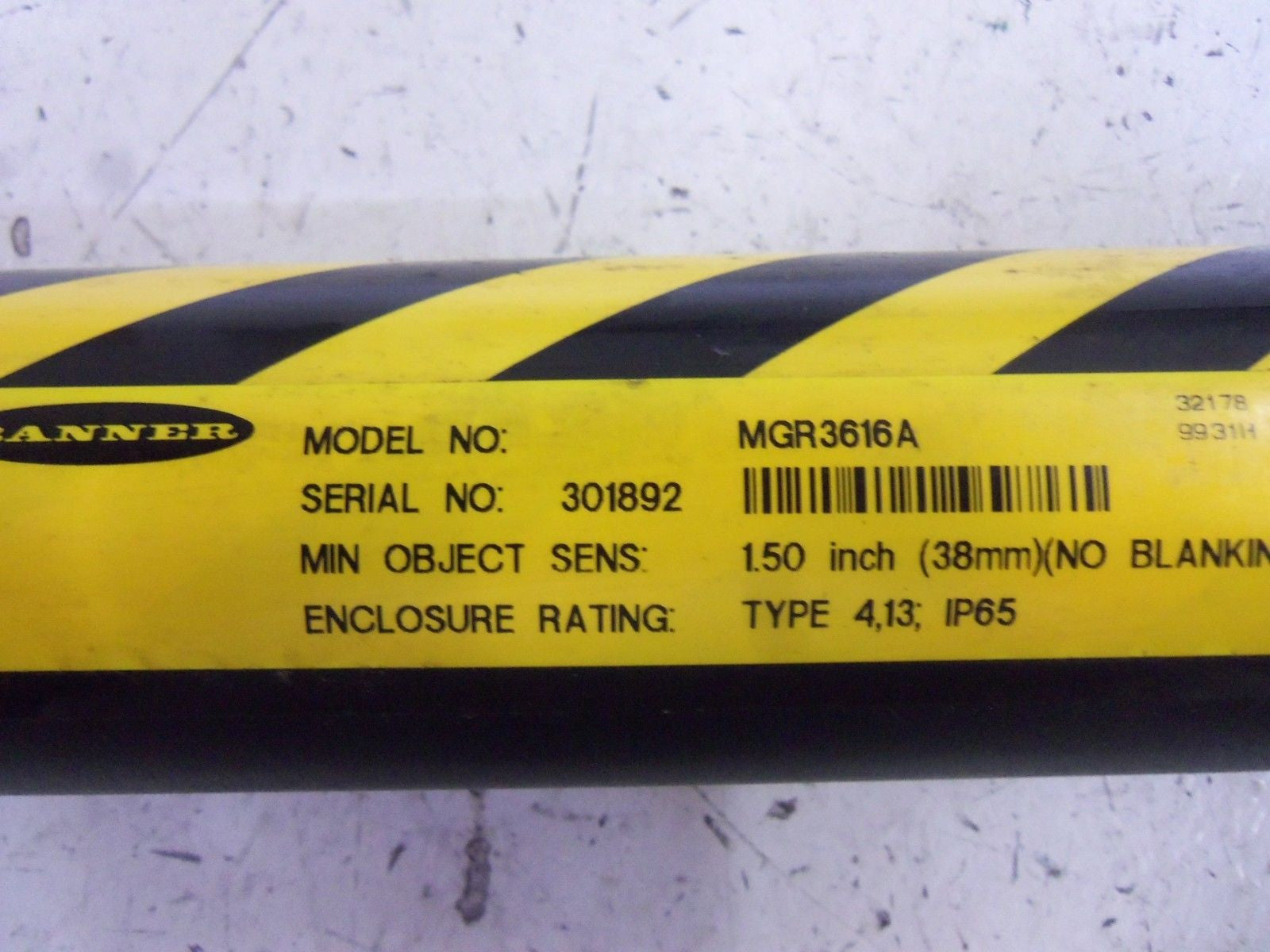 BANNER ENGINEERING MGR3616A LIGHT CURTAIN RECEIVER *USED*