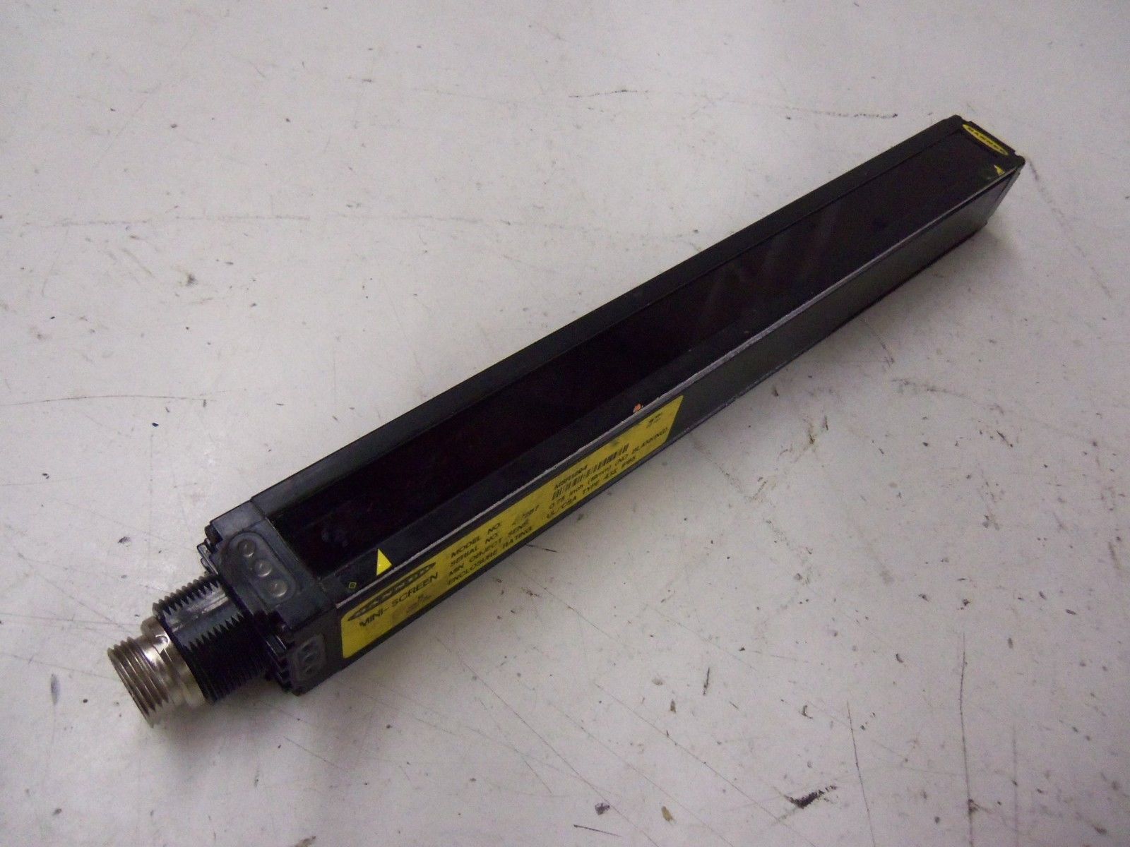 BANNER MINI-SCREEN MSR1224 LIGHT CURTAIN RECEIVER *USED*