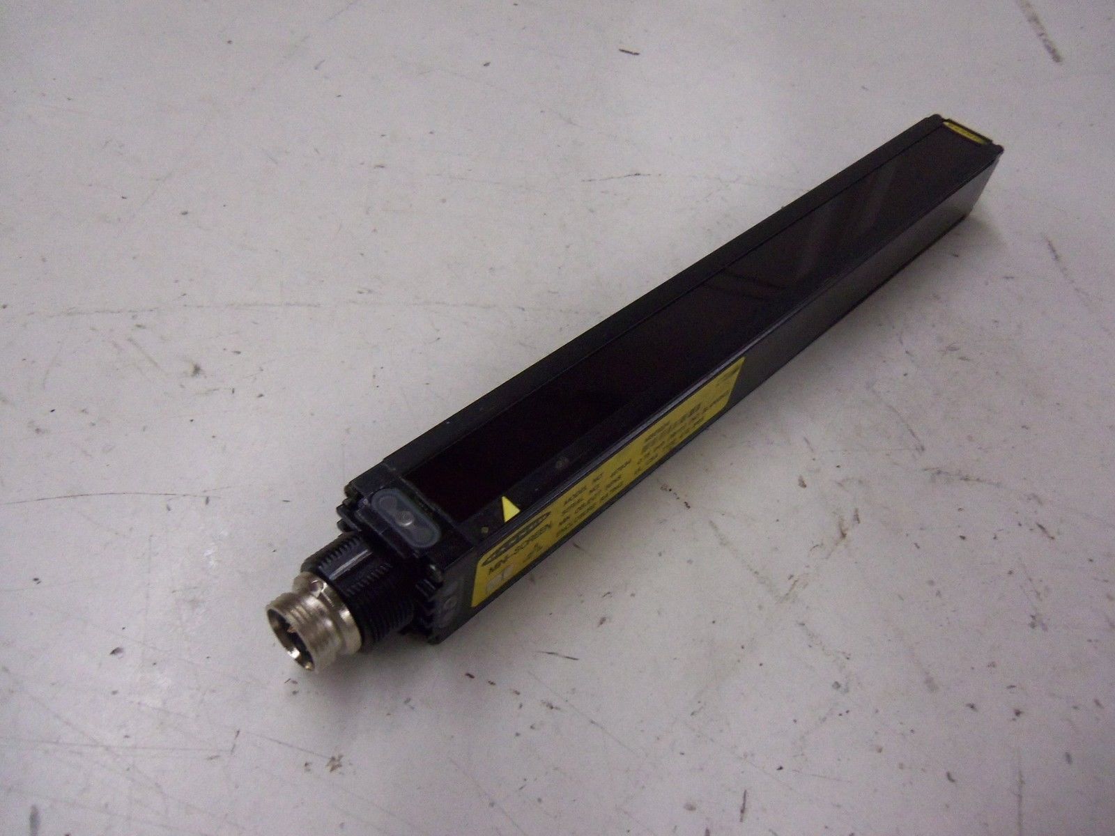 BANNER ENGINEERING MSE1224 LIGHT CURTAIN EMITTER *USED*