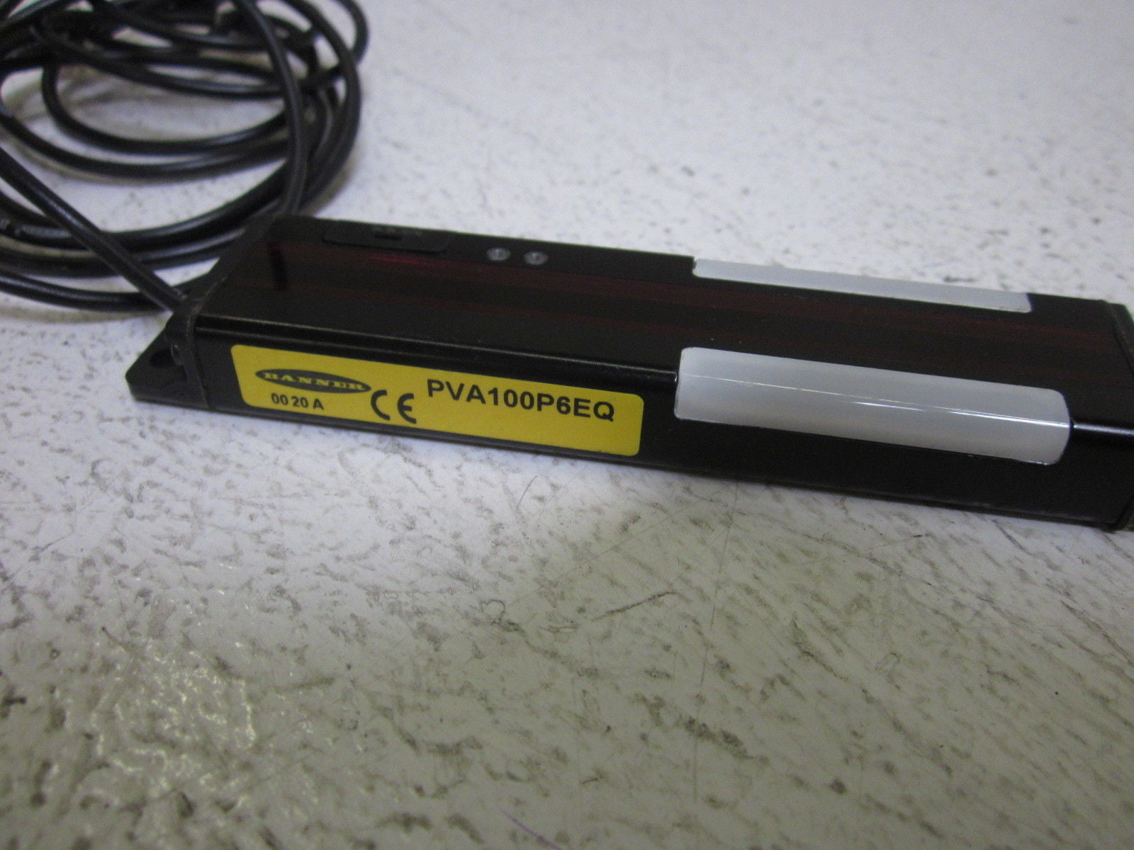 BANNER ENGINEERING PVA100P6EQ PVA SERIES LIGHT SCREEN EMMITER *USED*