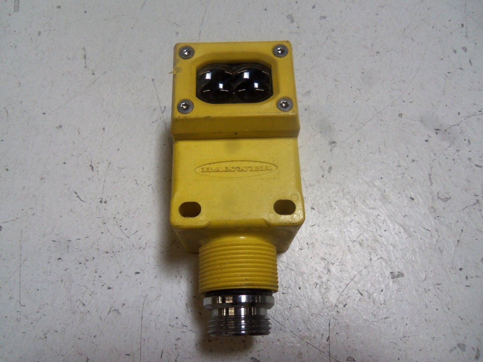 BANNER ENGINEERING Q45BB6RQ QUICK DISCONNECT CONNECTOR *USED*