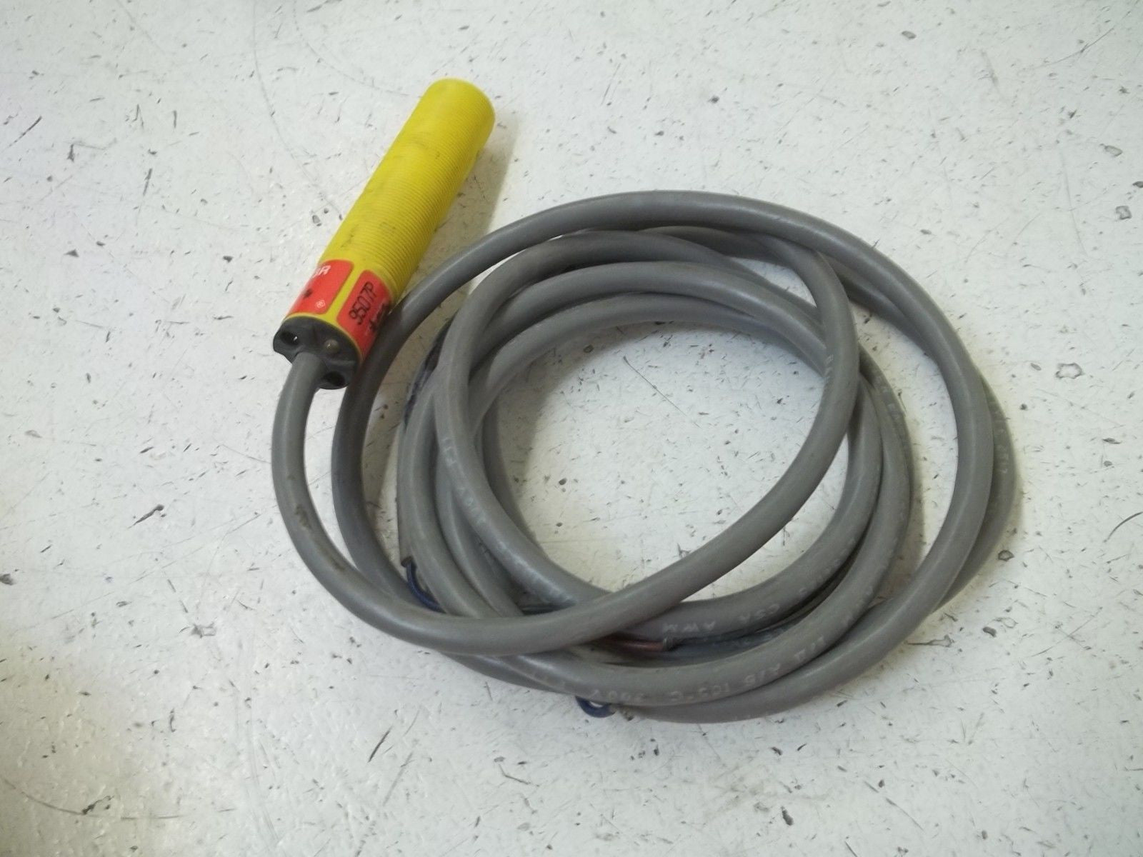 BANNER ENGINEERING S18AW3R PROXIMITY SWITCH *USED*