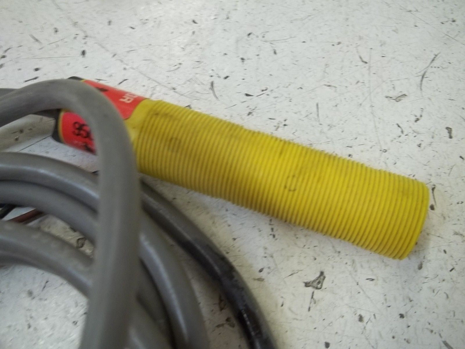 BANNER ENGINEERING S18AW3R PROXIMITY SWITCH *USED*