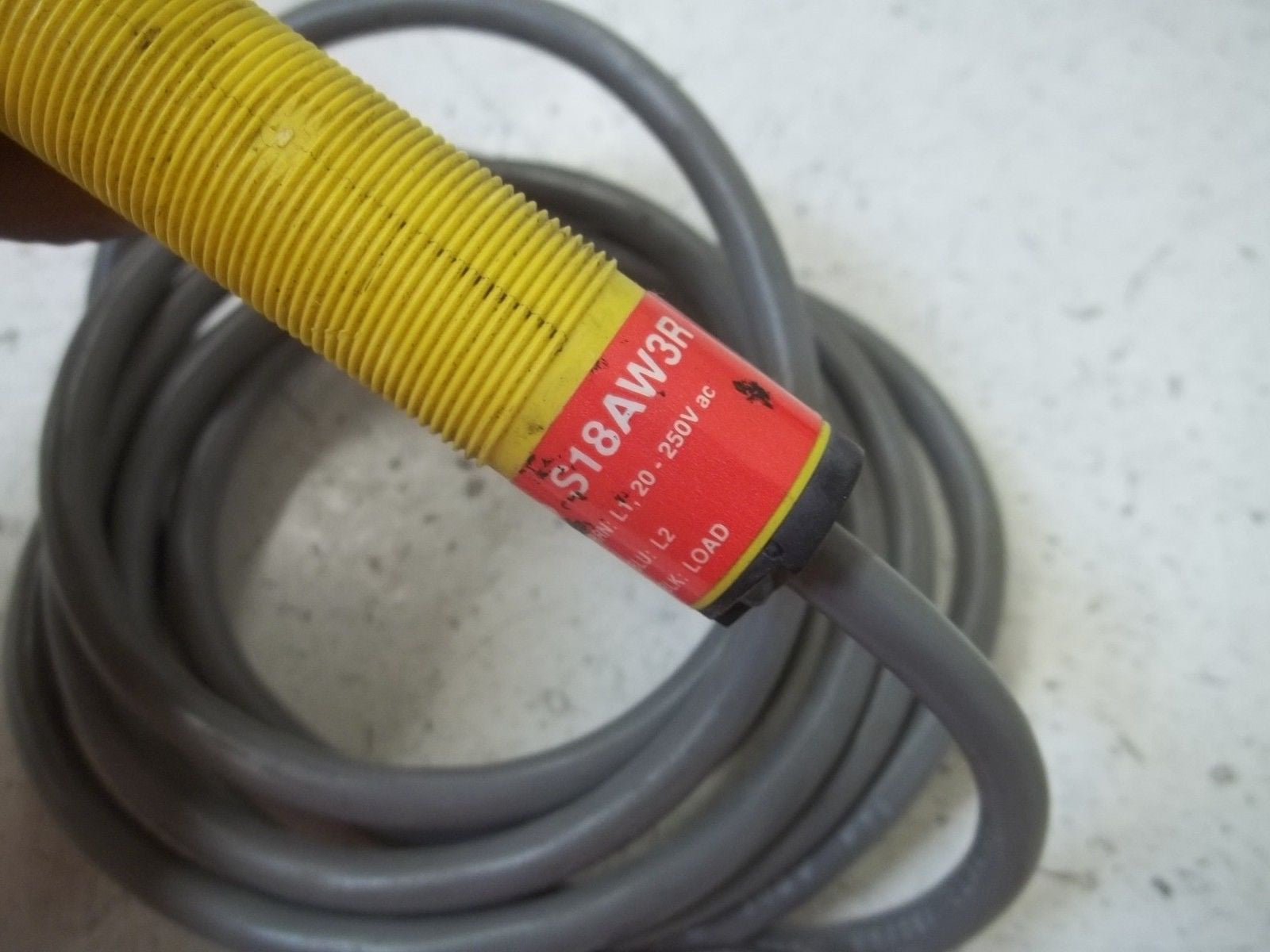 BANNER ENGINEERING S18AW3R PROXIMITY SWITCH *USED*