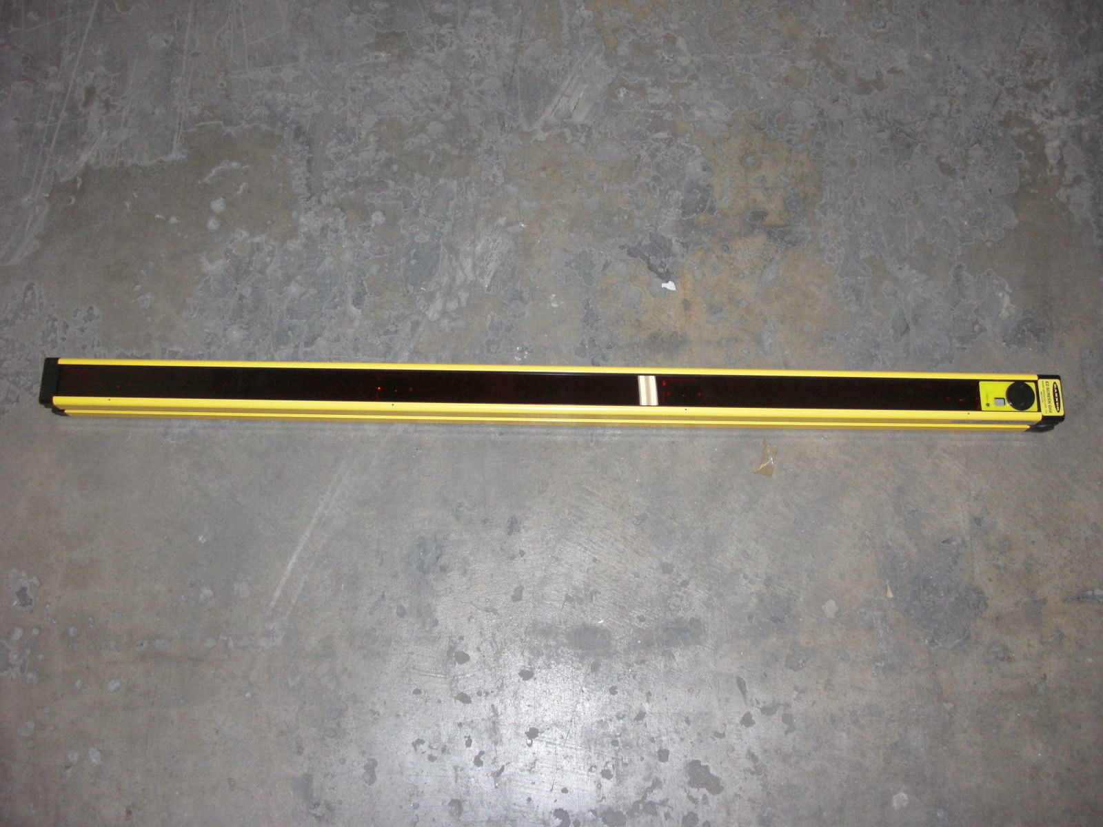 BANNER ENGINEERING SGXLE4-300 *USED*