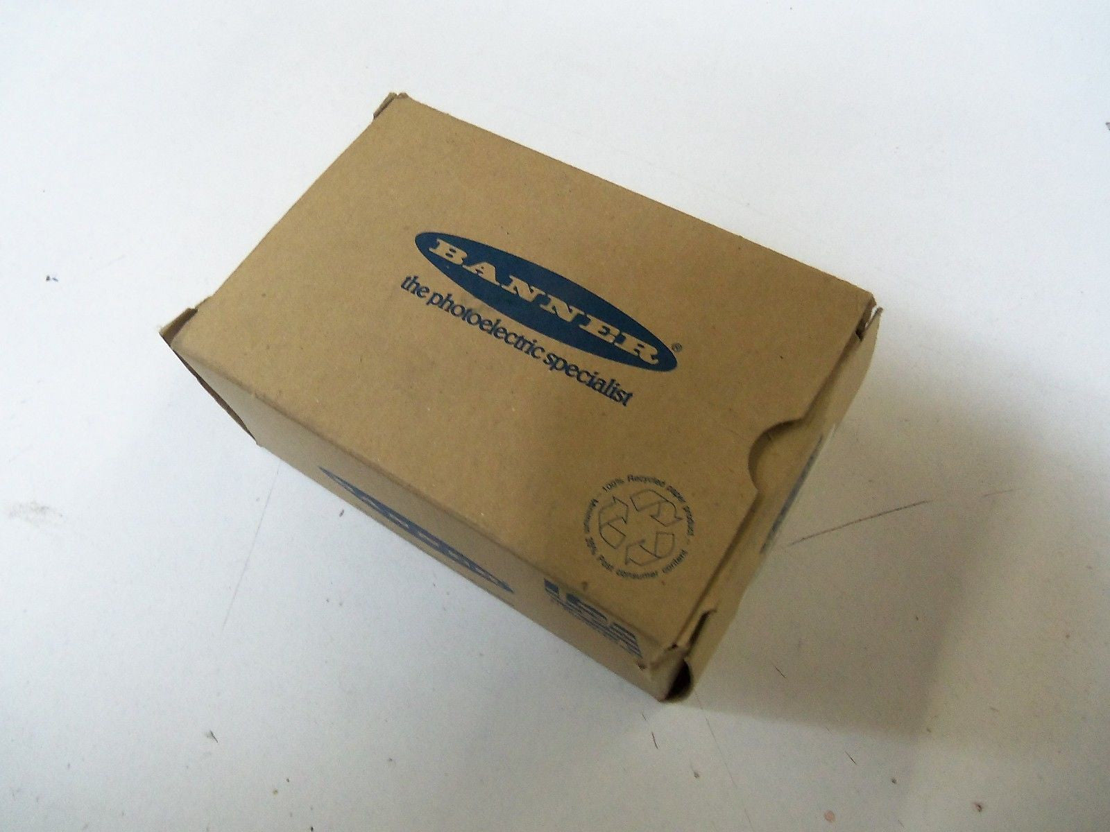 BANNER ENGINEERING SMA915LV PHOTOELECTRIC SENSOR *NEW IN BOX*