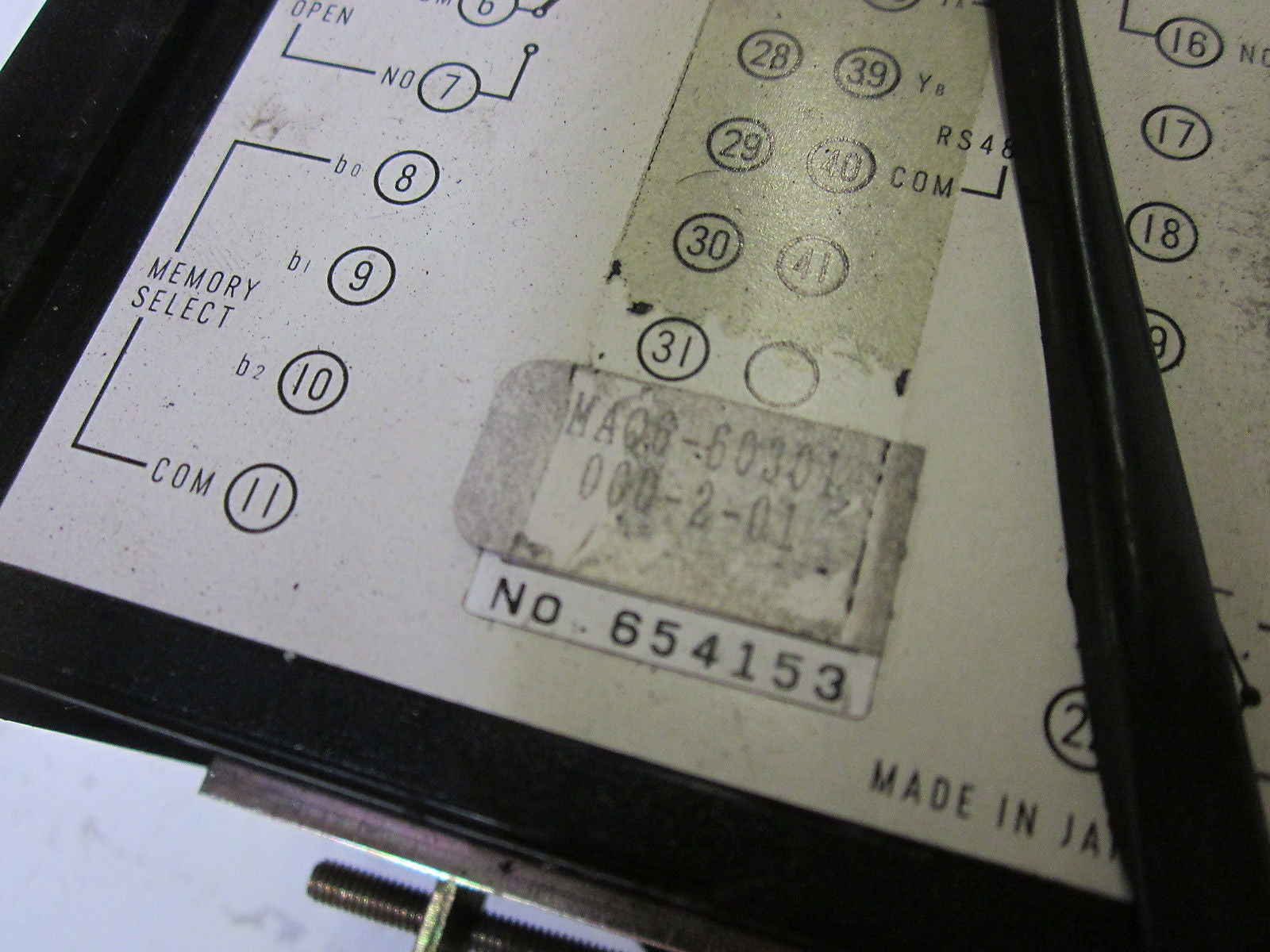 BARBER-COLMAN  MAQ6-60301 TEMPERATURE CONTROLLER  *USED*