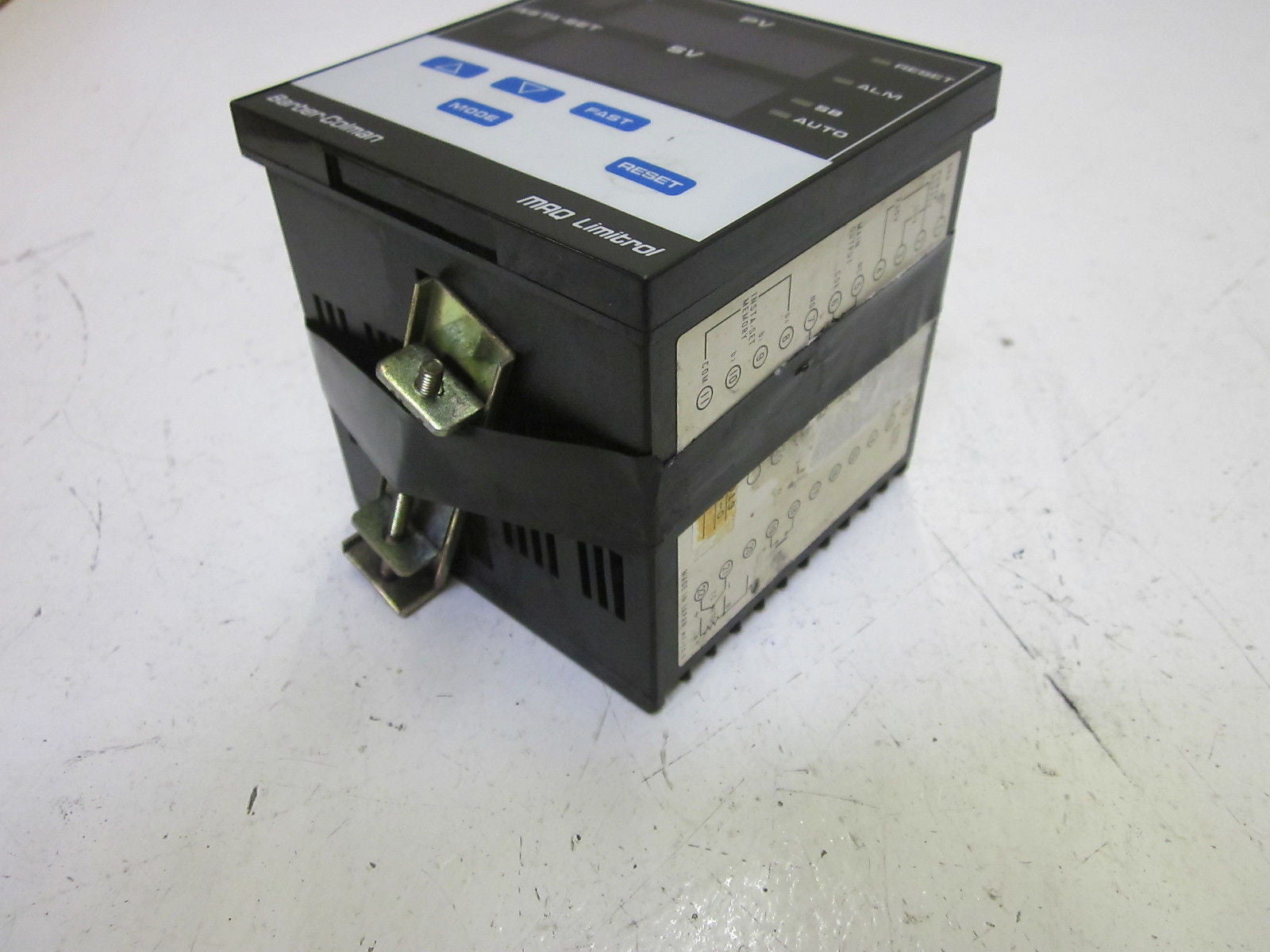 BARBER-COLMAN MAQ8-019 TEMPERATURE CONTROLLER *USED*