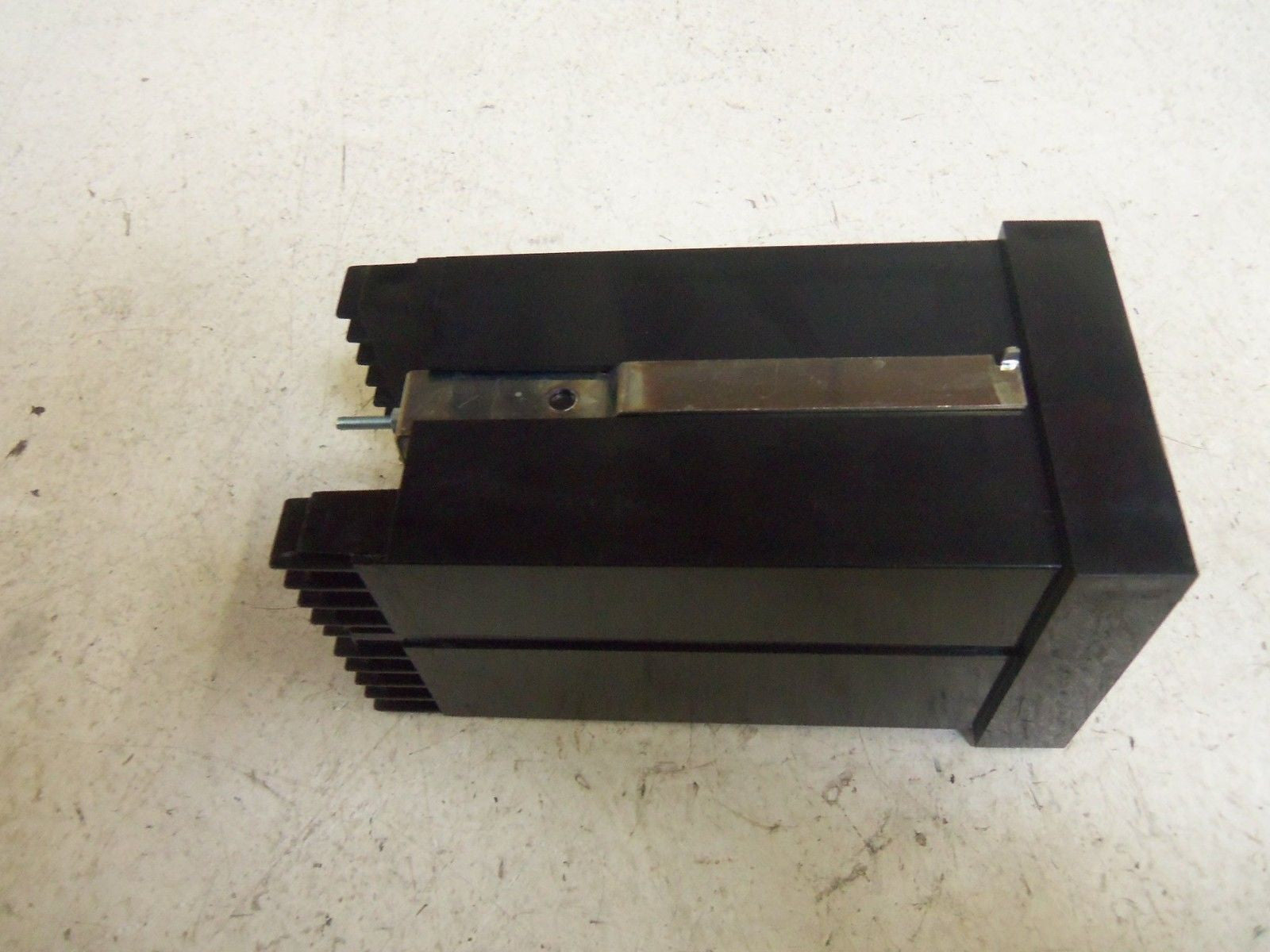 BARBER-COLMAN 121L TEMPERATURE CONTROLLER *USED*