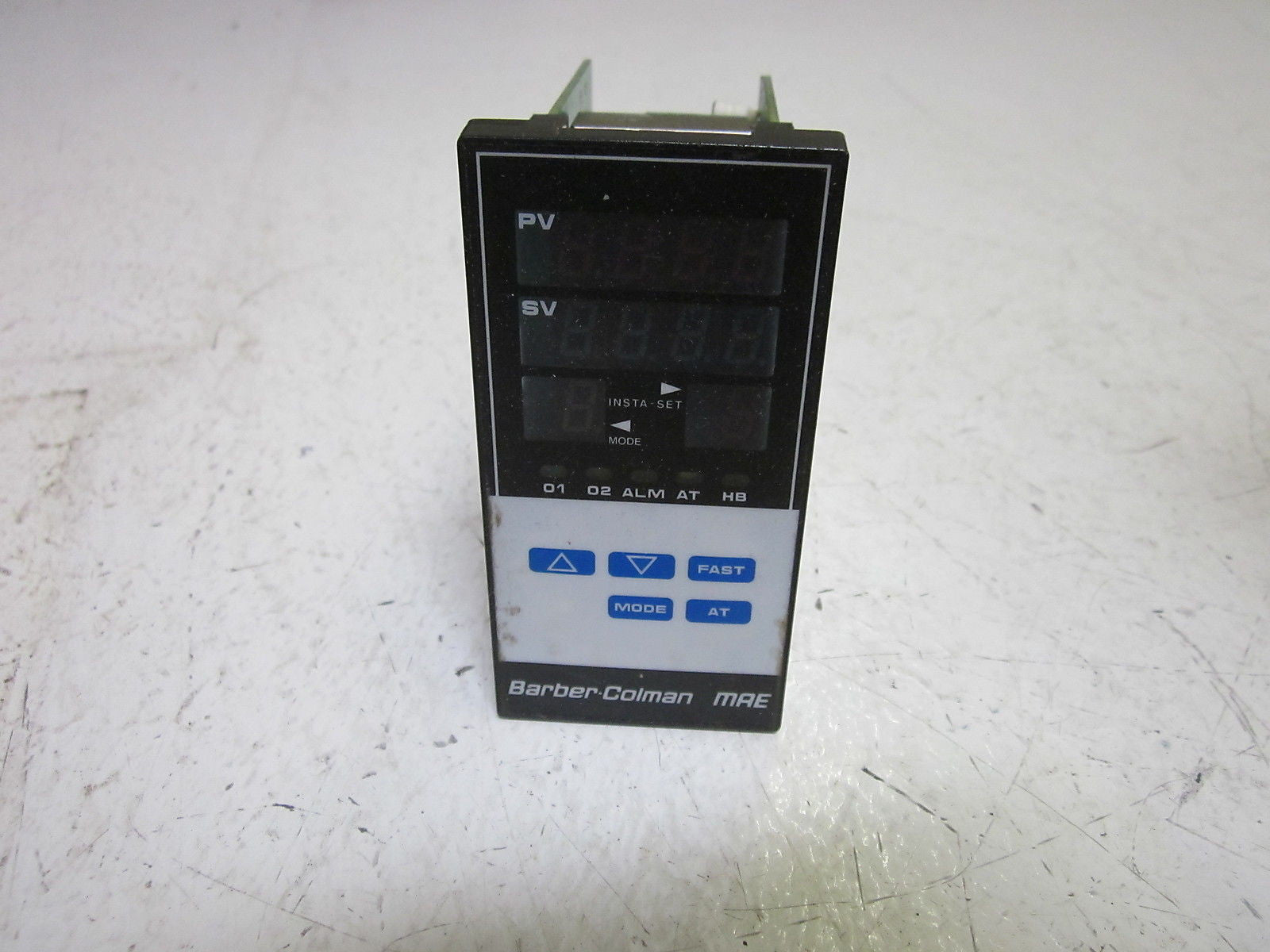 BARBER-COLMAN MAE3-003-00-100-0 TEMPERATURE CONTROLLER (AS IS) *USED*