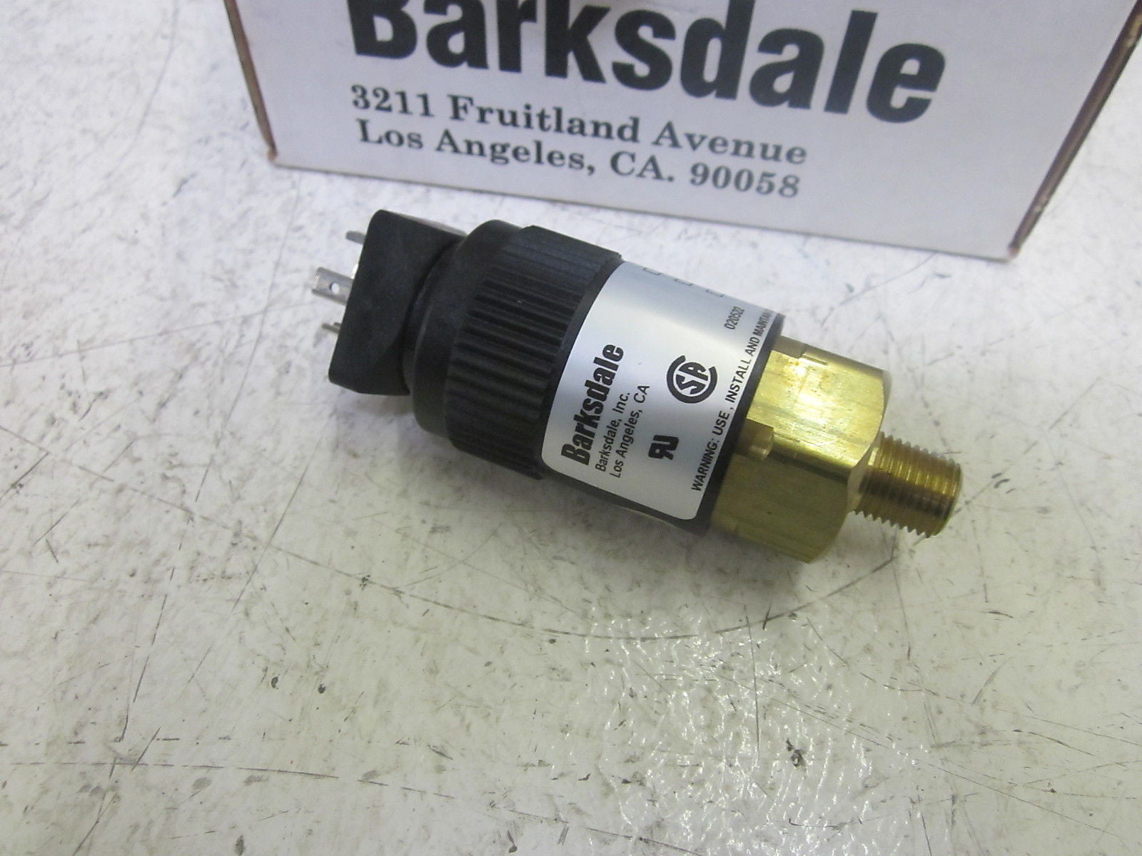 BARKSDALE 96201-BB1-Q28 PRESSURE SWITCH 5A 125/250VAC *NEW IN BOX*