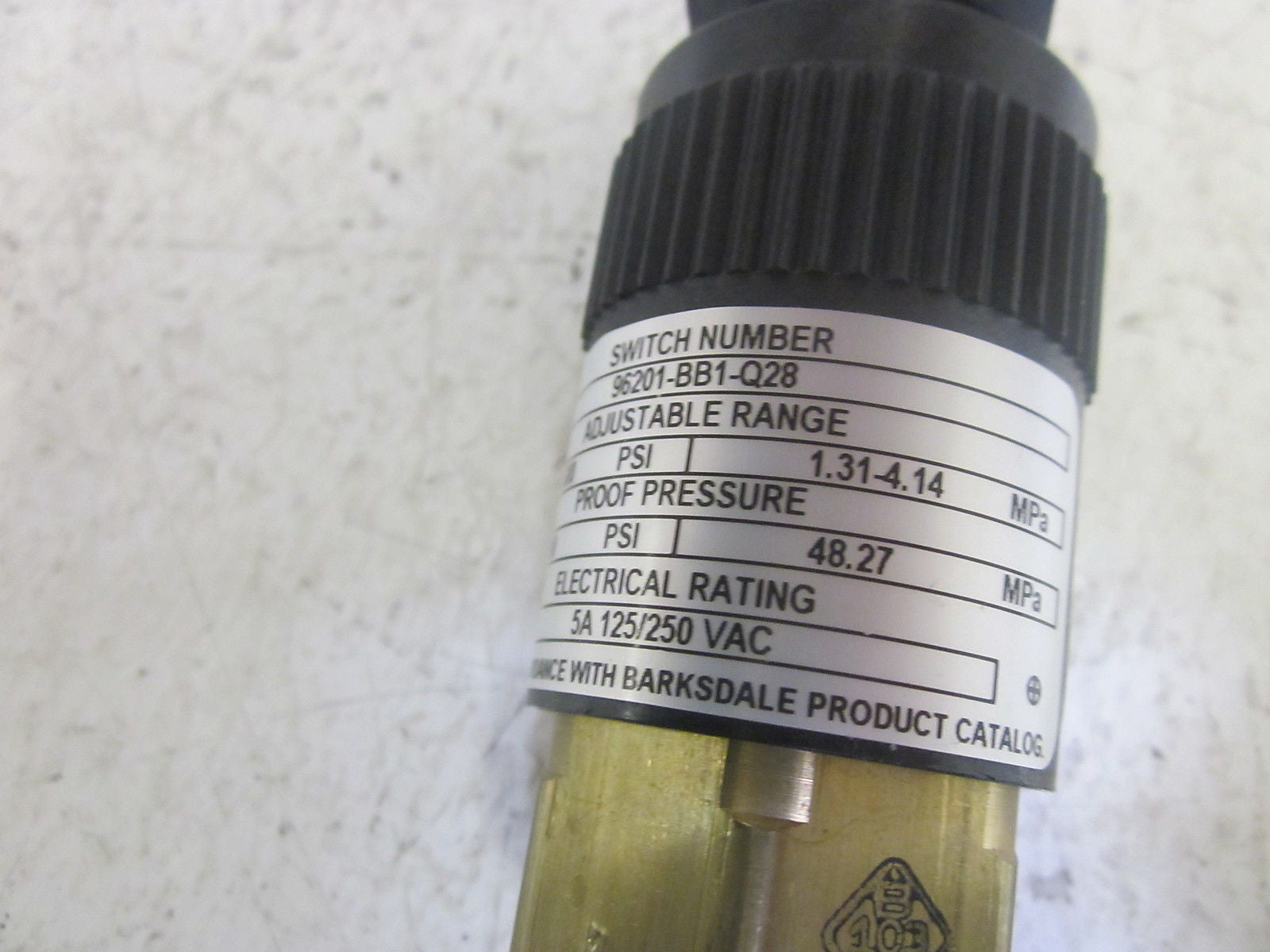 BARKSDALE 96201-BB1-Q28 PRESSURE SWITCH 5A 125/250VAC *NEW IN BOX*