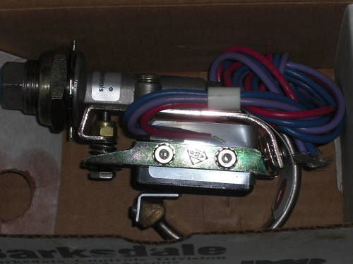 BARKSDALE B1S-B32 BOURDON SWITCH *NEW IN BOX*