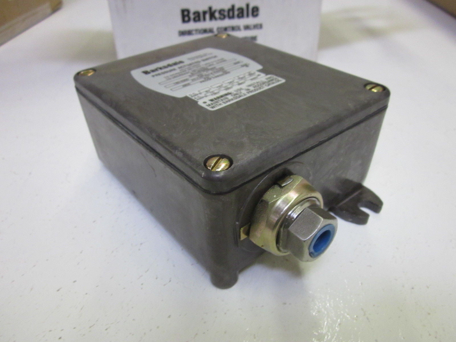BARKSDALE B1T-M32SS PRESSURE ACTUATED SWITCH *NEW IN BOX*