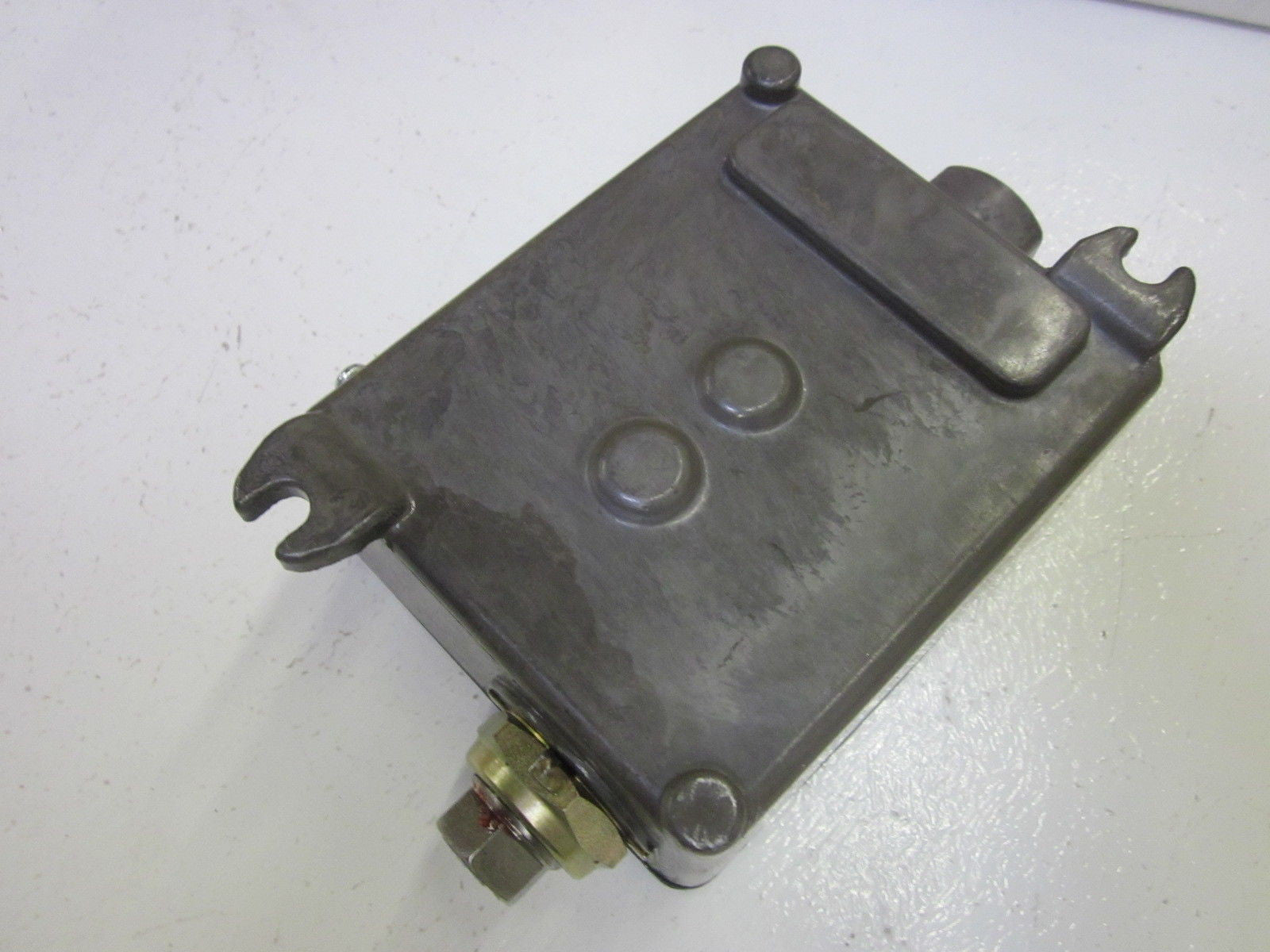 BARKSDALE B1T-M32SS PRESSURE ACTUATED SWITCH *NEW IN BOX*