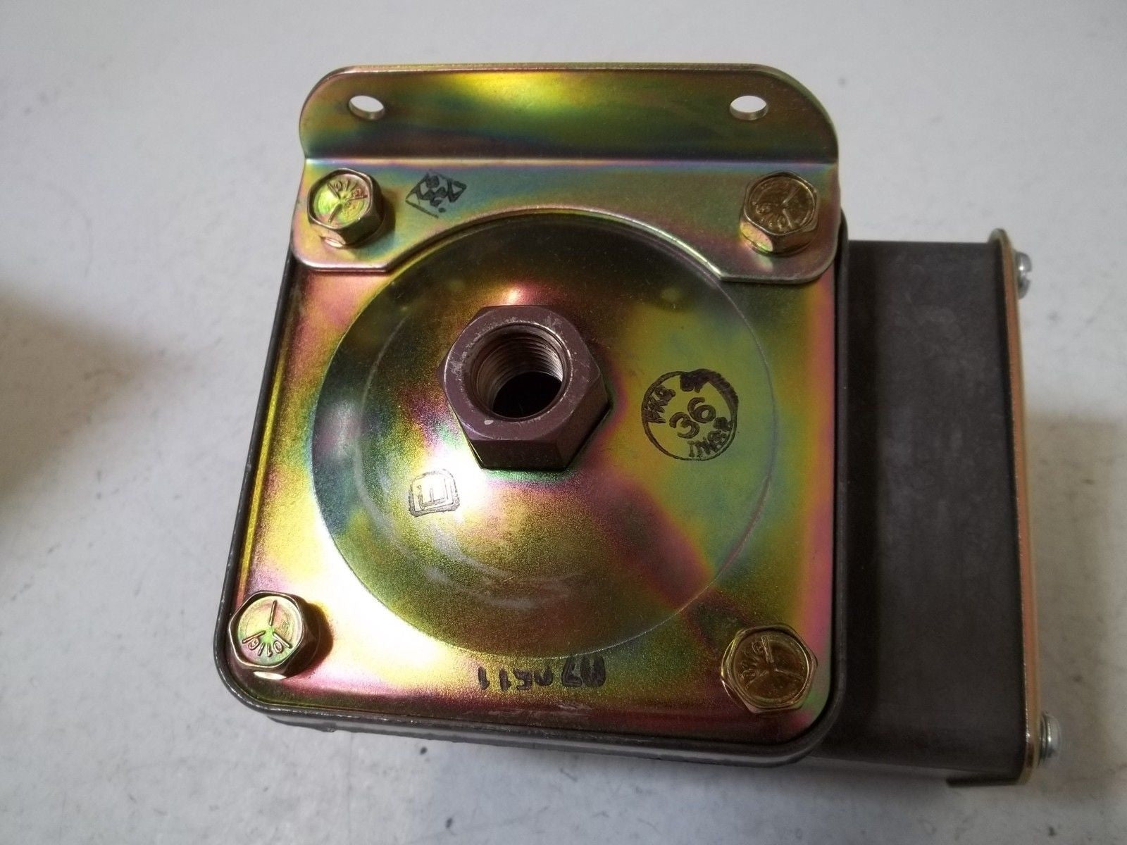 BARKSDALE DIT-GH80SS-U PRESSURE OR VACUUM ACTUATED SWITCH *NEW IN BOX*