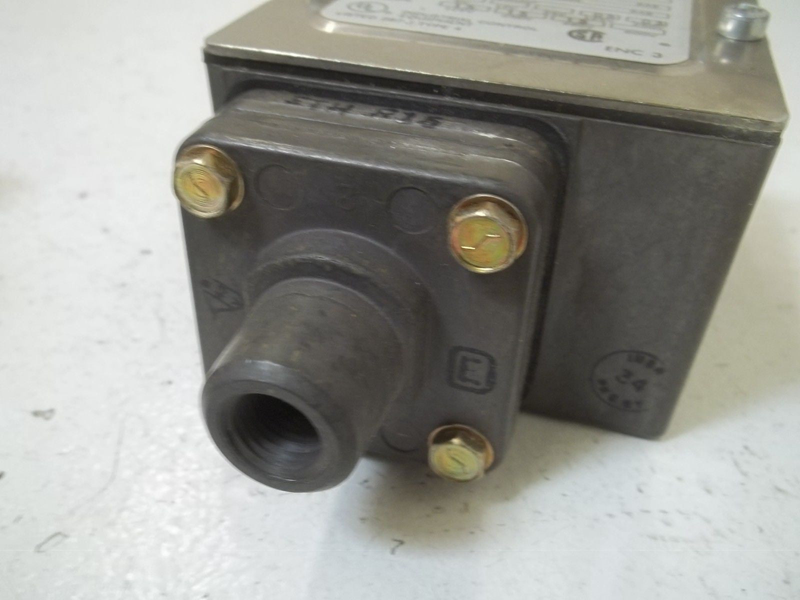 BARKSDALE E1H-R15 PRESSURE SWITCH ADJUSTABLE NSNP