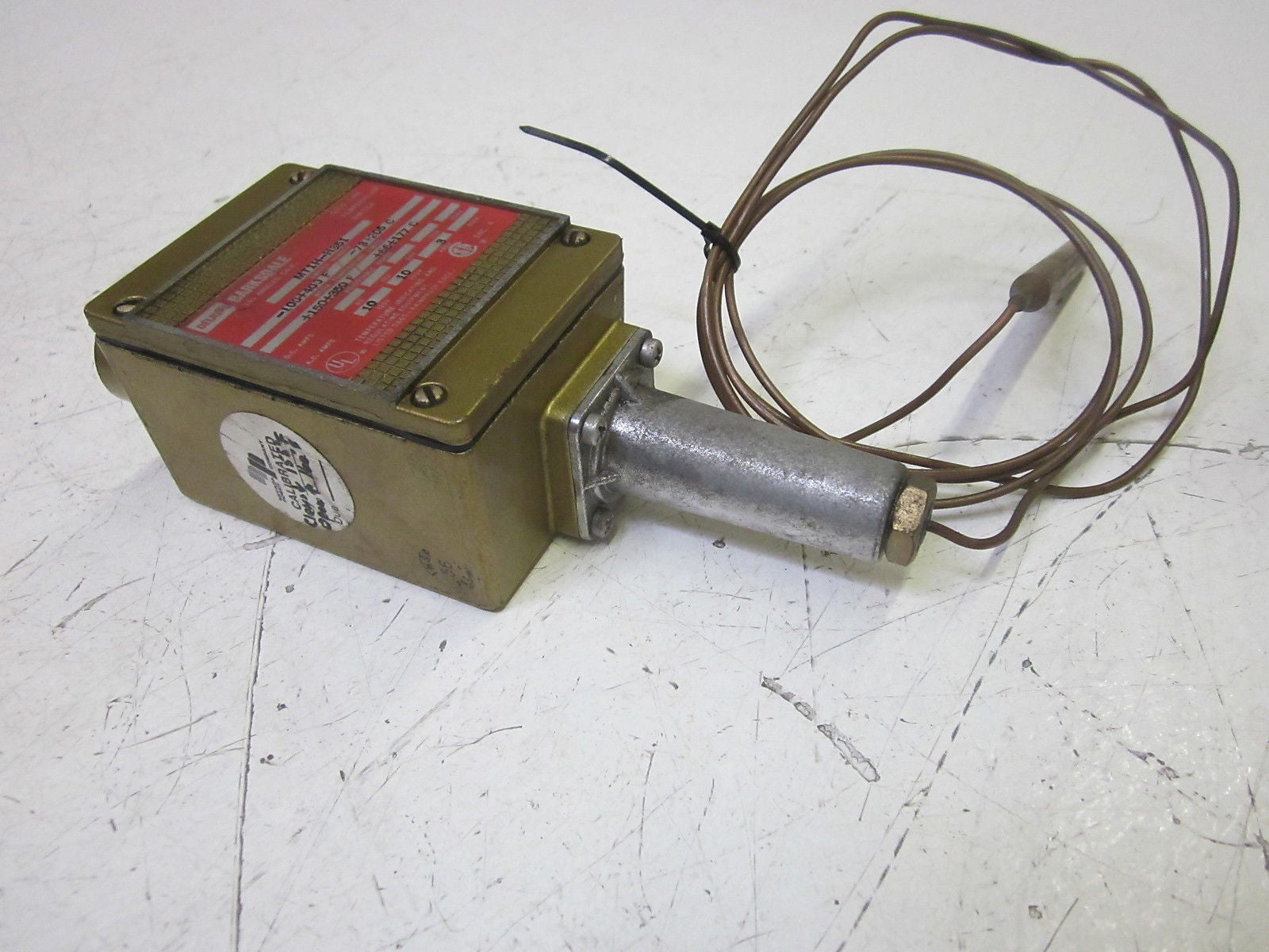 BARKSDALE MT1H-H351 TEMPERATURE SWITCH 125/250/480V *USED*
