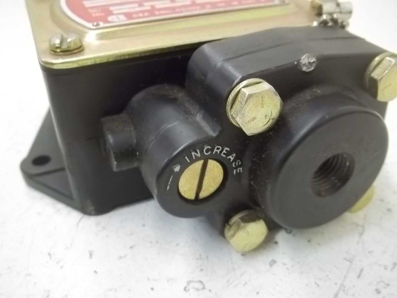 BARKSDALE P1H-H600 HI-P PRESSURE SWITCH *NEW NO BOX*