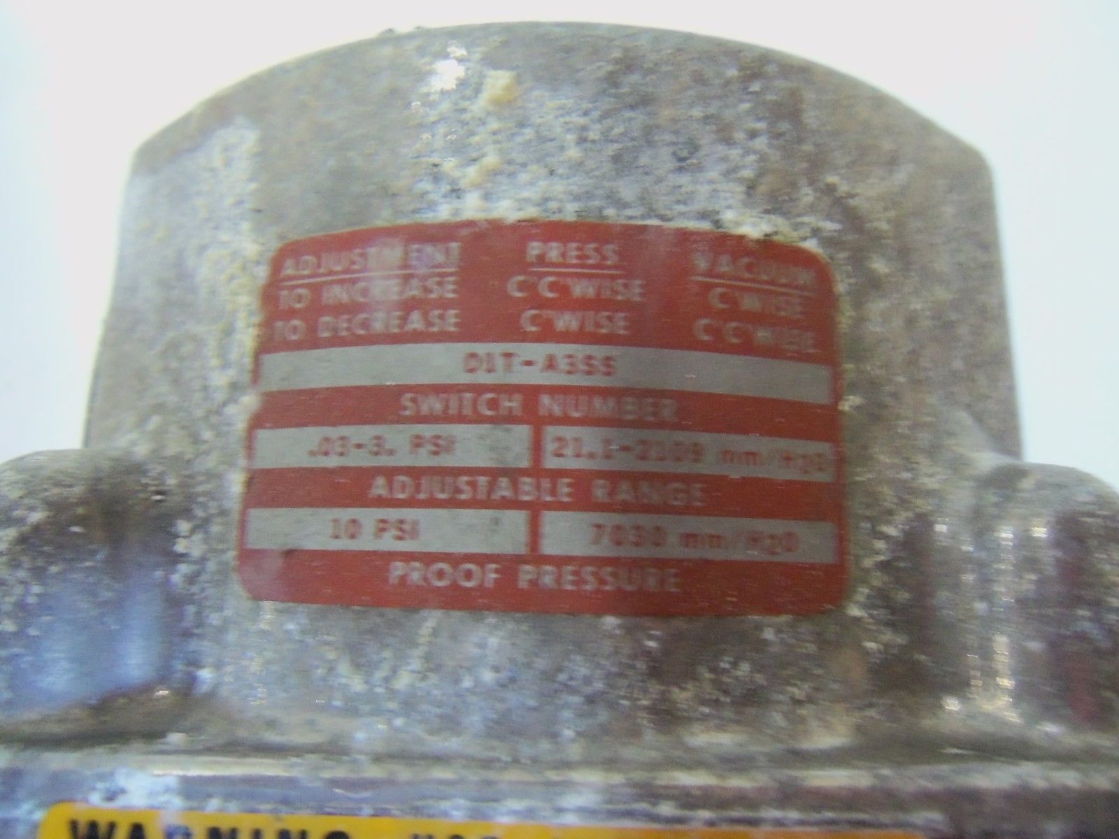 BARKSDALE D1T-A3SS PRESSURE SWITCH *USED*