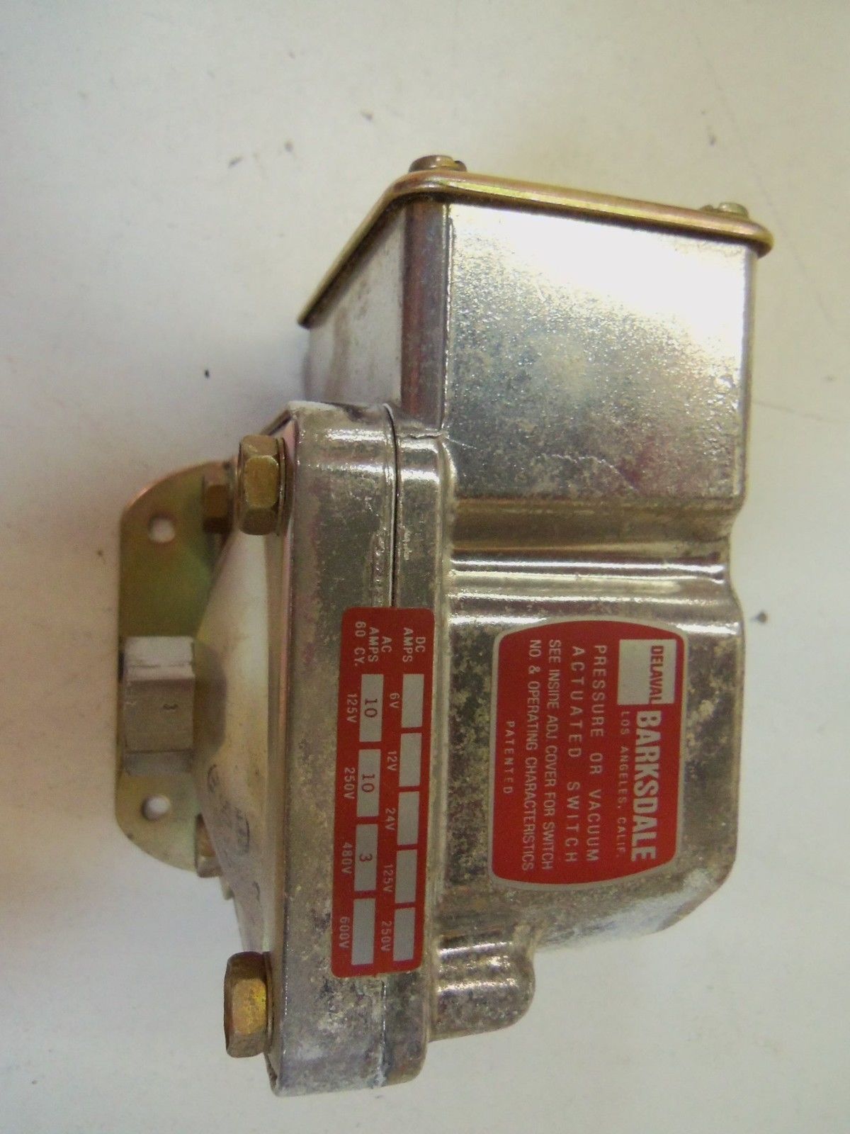 BARKSDALE D1T-A3SS PRESSURE SWITCH *USED*