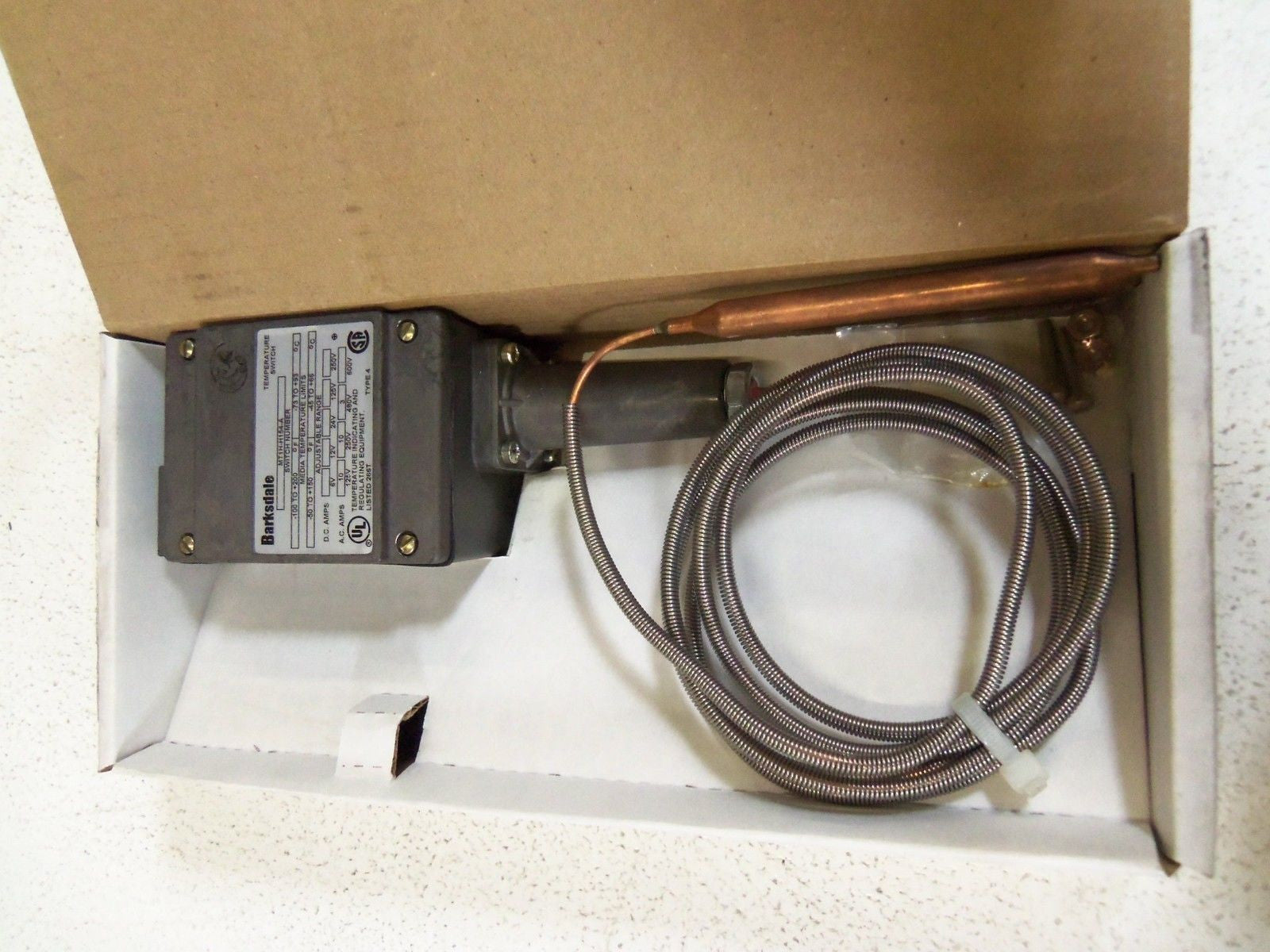 BARKSDALE TEMPERATURE SWITCH MT1H-H154-A *NEW IN BOX*