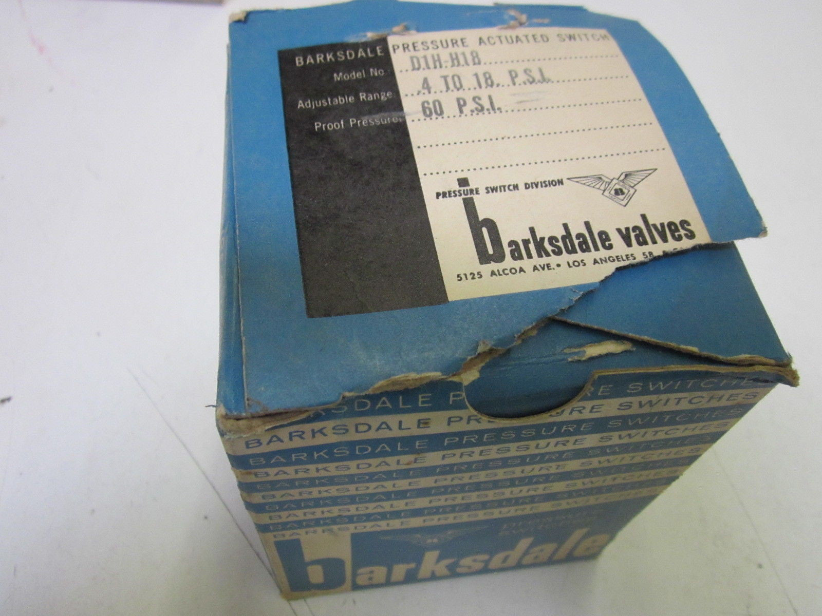 BARKSDALE D1H-H18 PRESSURE OR VACUUM ACTUATED SWITCH *NEW IN BOX*