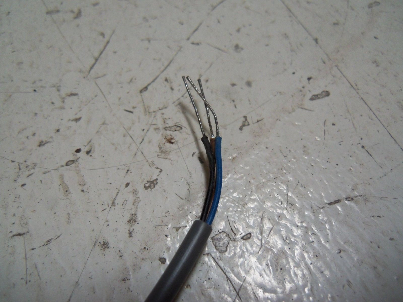 BAUMER IFRM 08N1504/L PROXIMITY SWITCH *USED*
