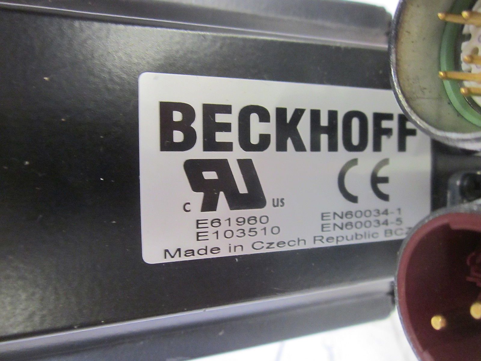 BECKHOFF AM3033-0E30-0000 400VAC *USED*