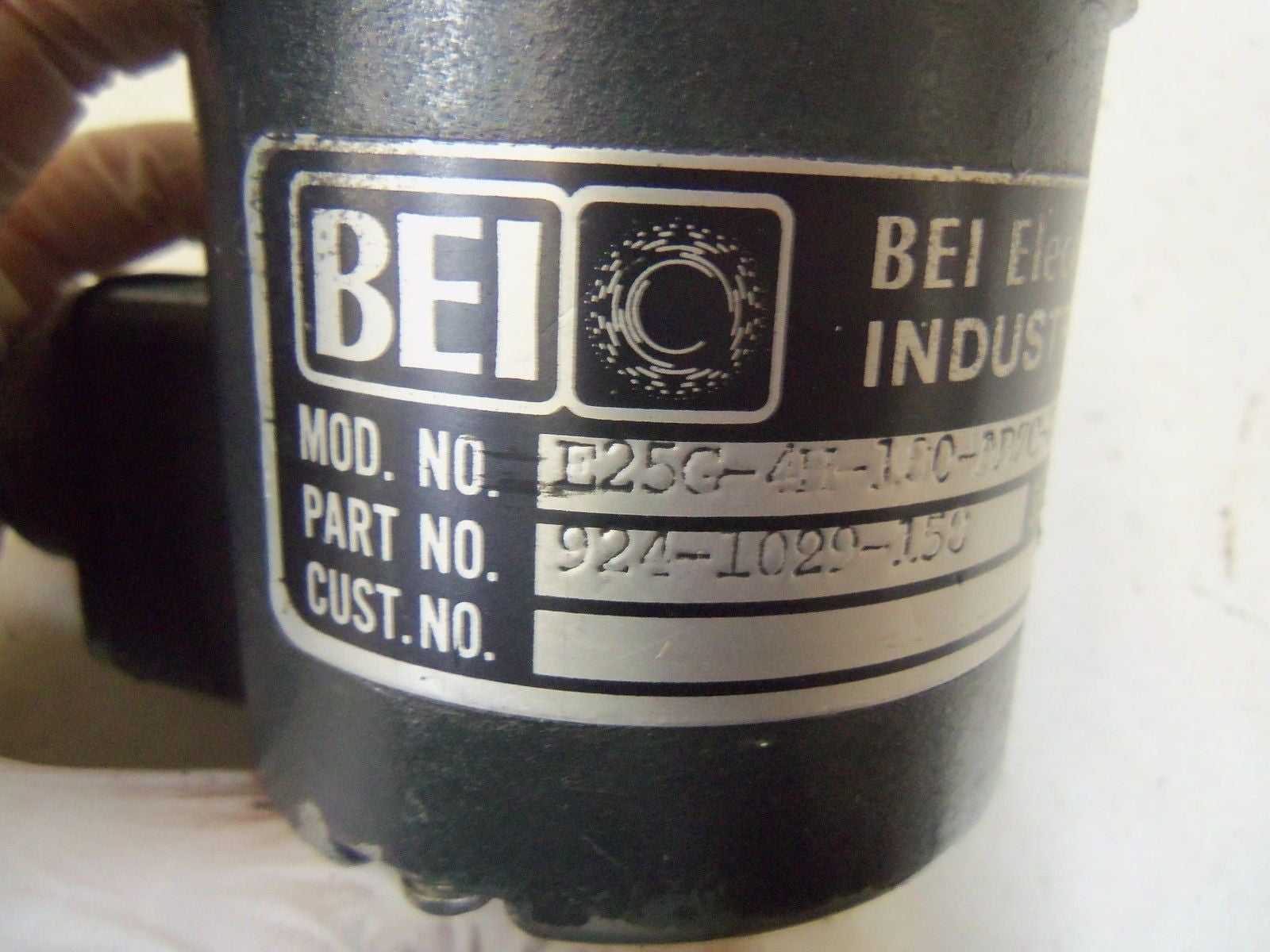 BEI ELECTRIC INC. E25G-4II-180-ABZ-8830-SM18-S *USED*