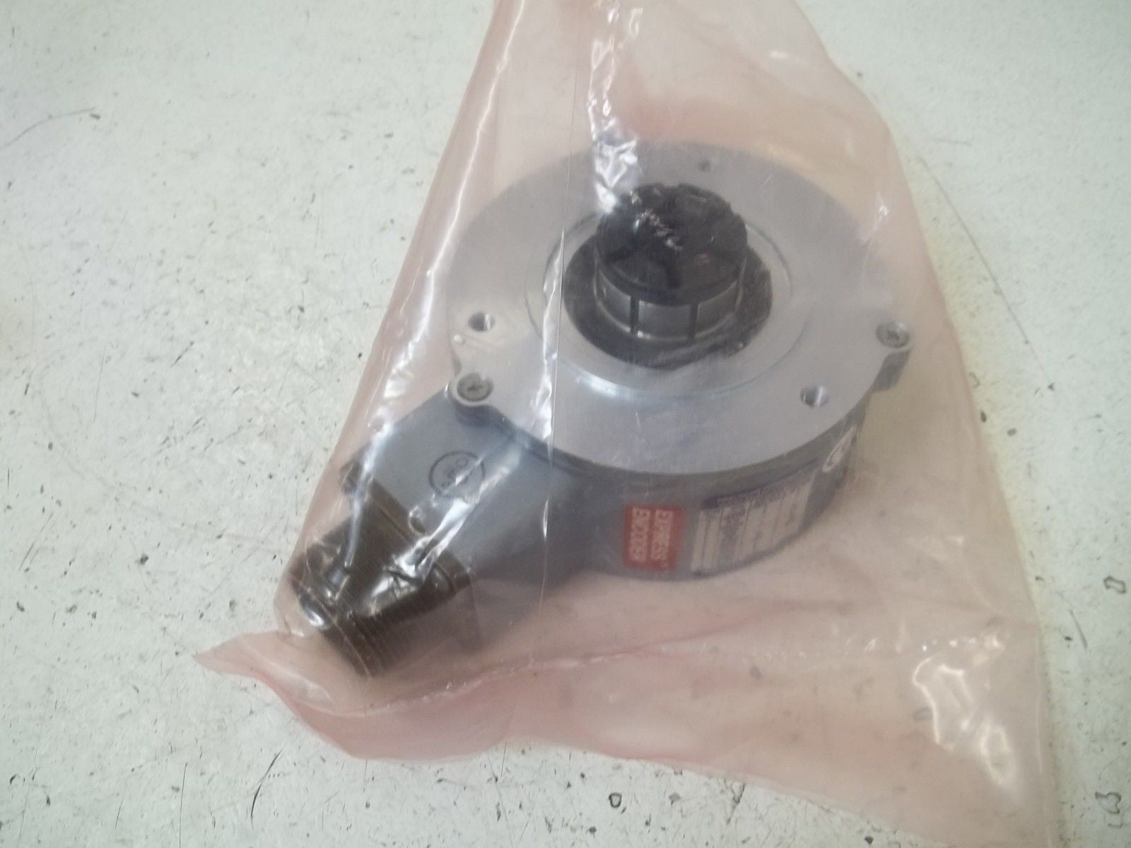 BEI XHS35F-62-R2-SS-4096-ABZC-28V/V-SM18 ENCODER *NEW NO BOX*
