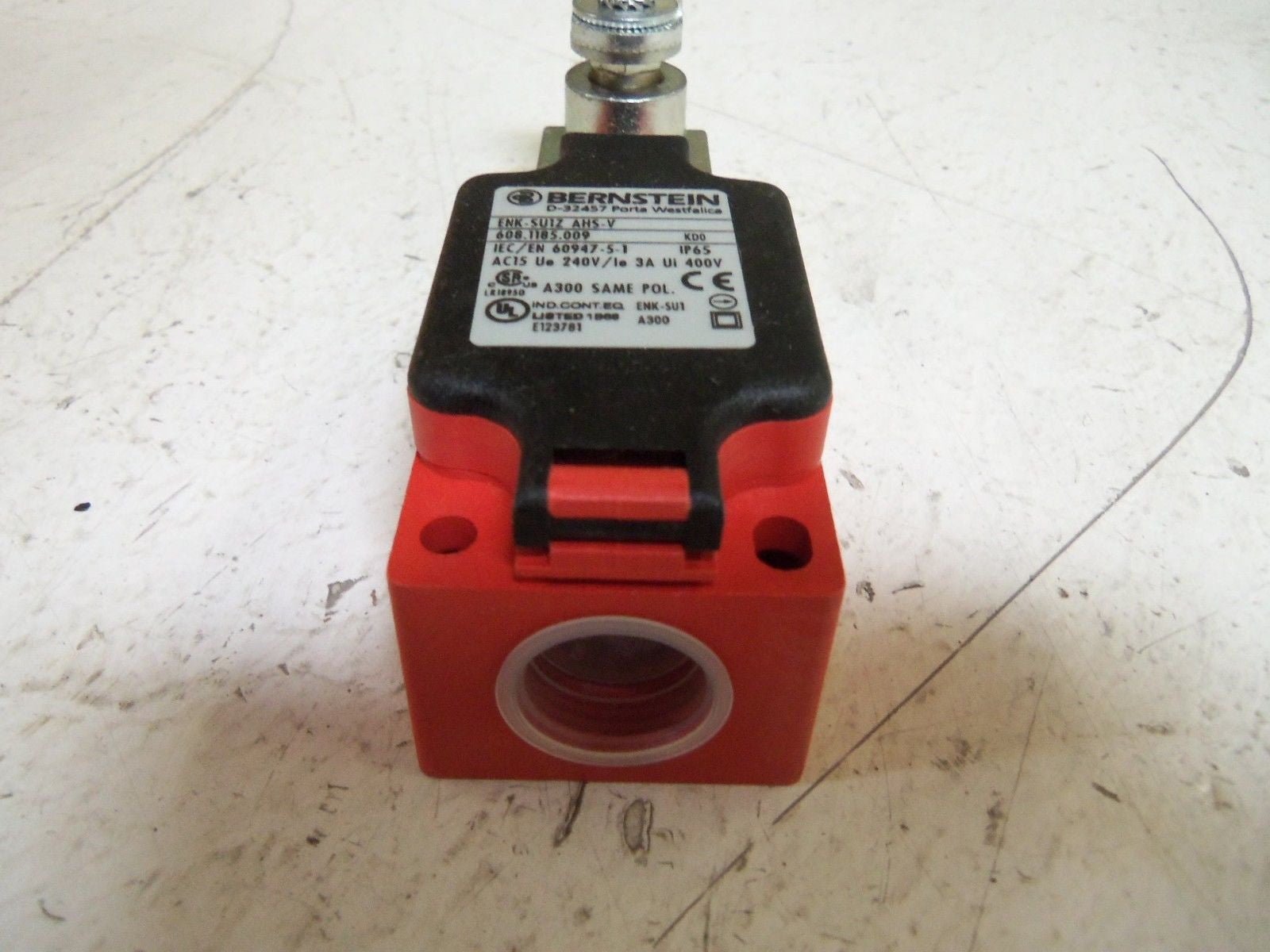 BERNSTEIN ENK-SI1Z-AHS-V LIMIT SWITCH (AS PICTURED) *NEW IN BOX*